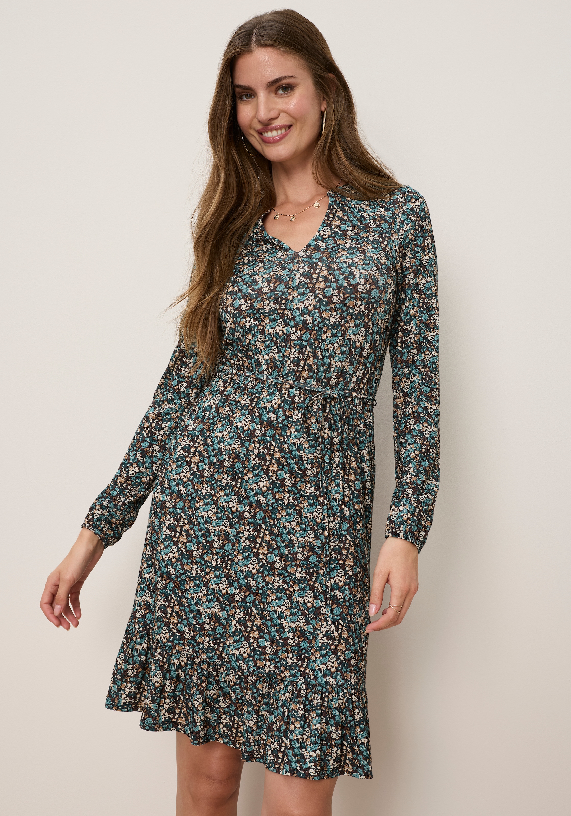 Image of Tamaris Minikleid "aus Jersey, gemusterte Optik" mit taillierter Passform und Stehkragen