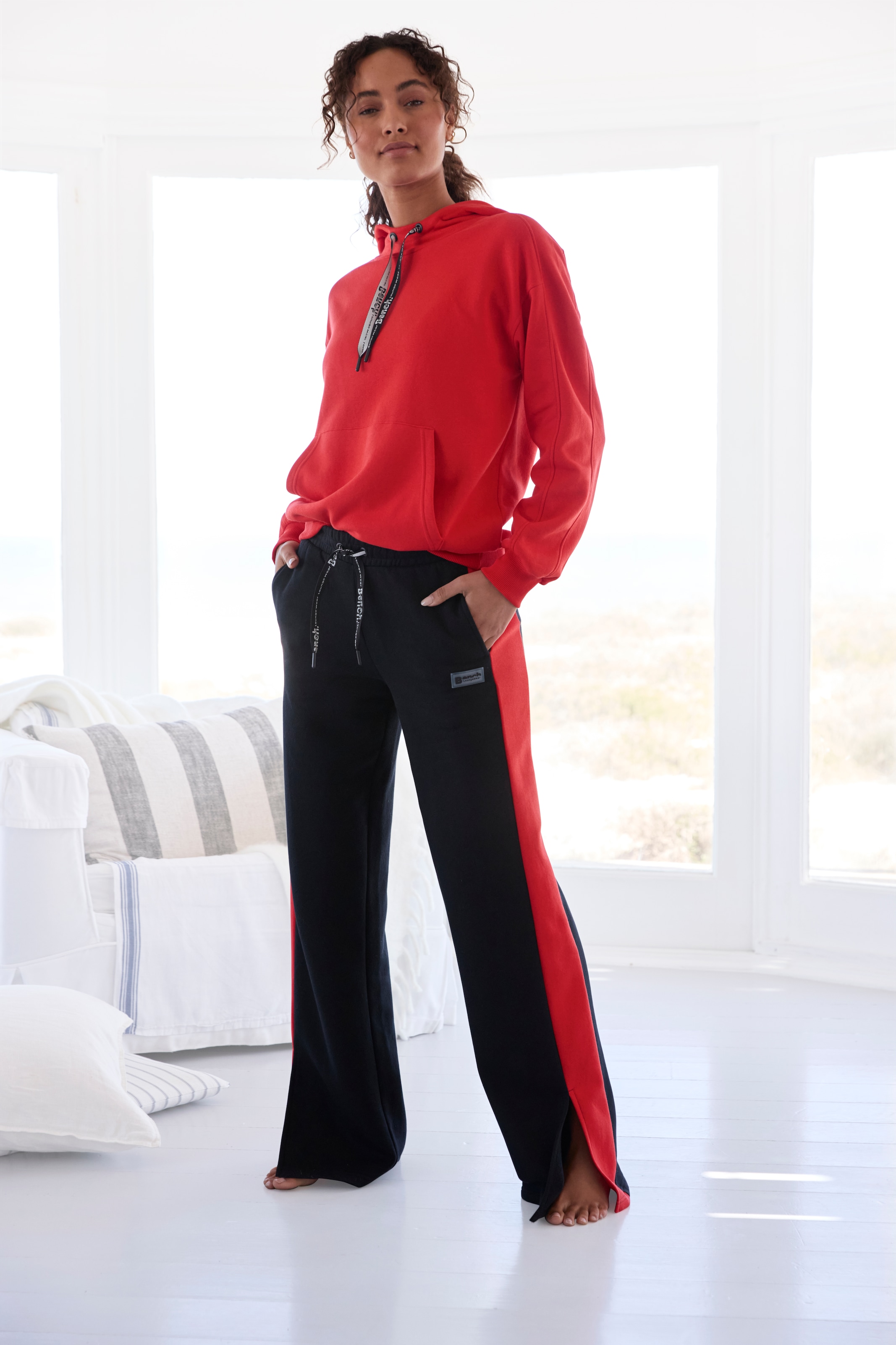 Image of Bench. Loungewear Kapuzensweatshirt, mit Kängurutasche, Loungewear