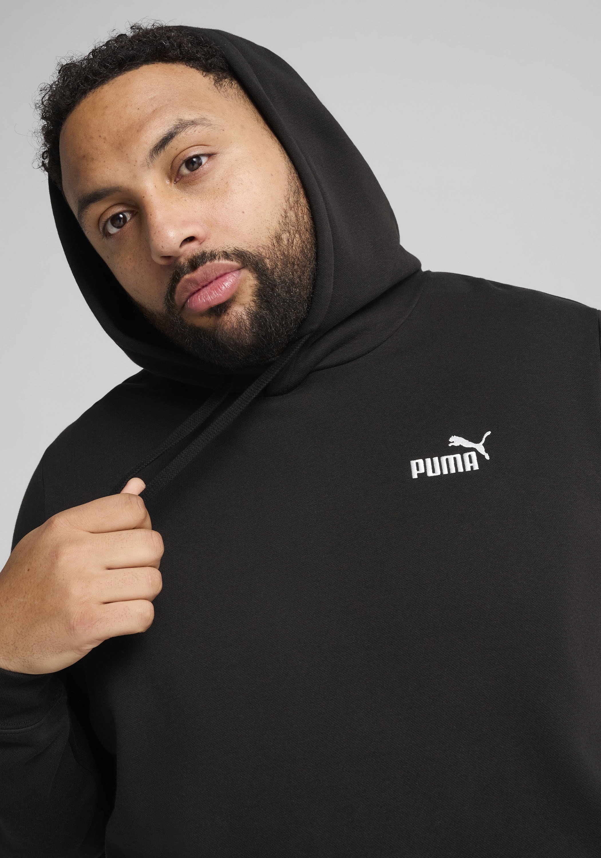 PUMA Sweat à capuche »ESS SMALL NO 1 LOGO HOODIE FL«, avec capuche réglable, avec poignets et ourlet côtelés
