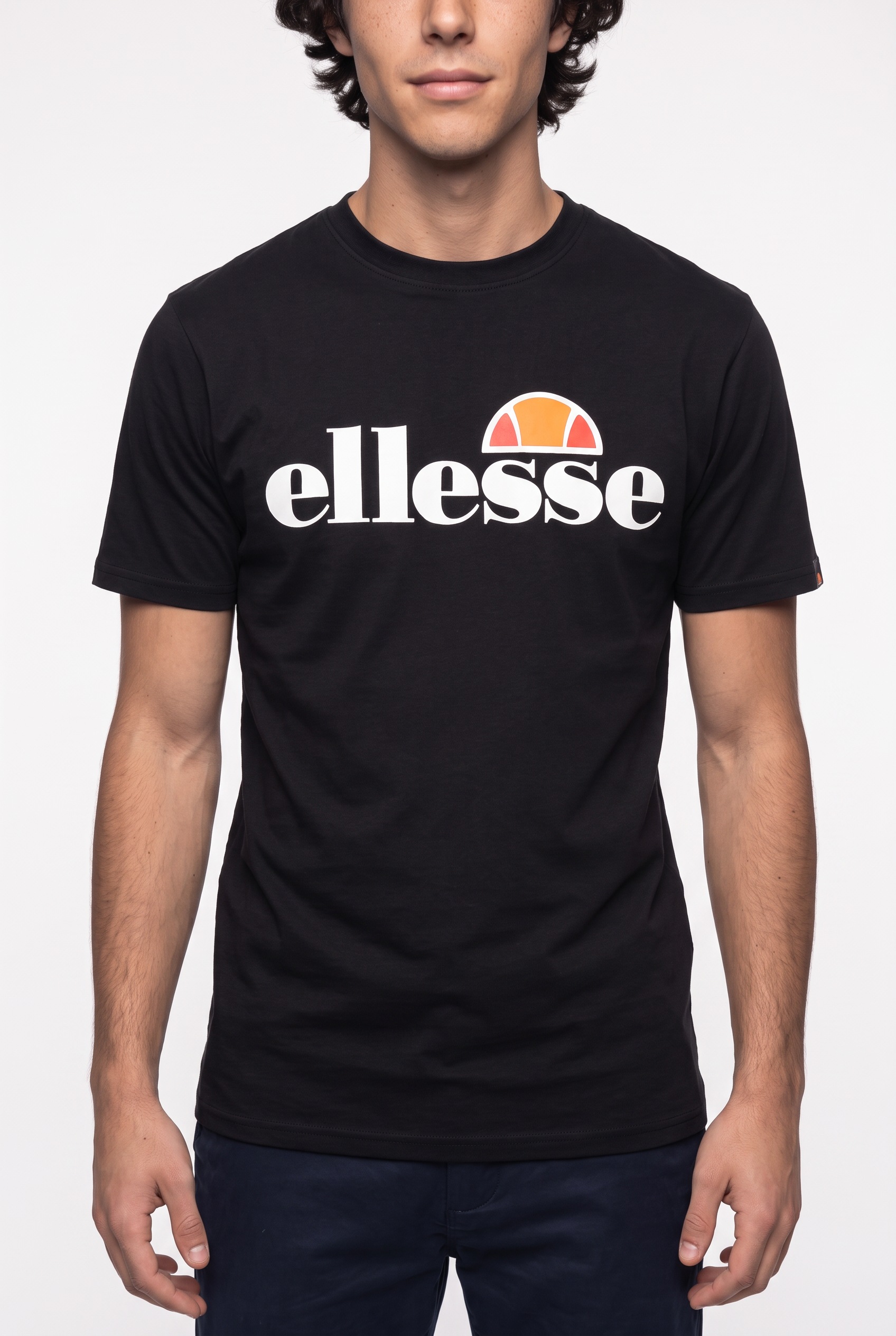 Ellesse T-shirt »SL PRADO TEE« avec impression de logo, manches courtes, coupe basique ajustée, coupe à la hauteur des hanches