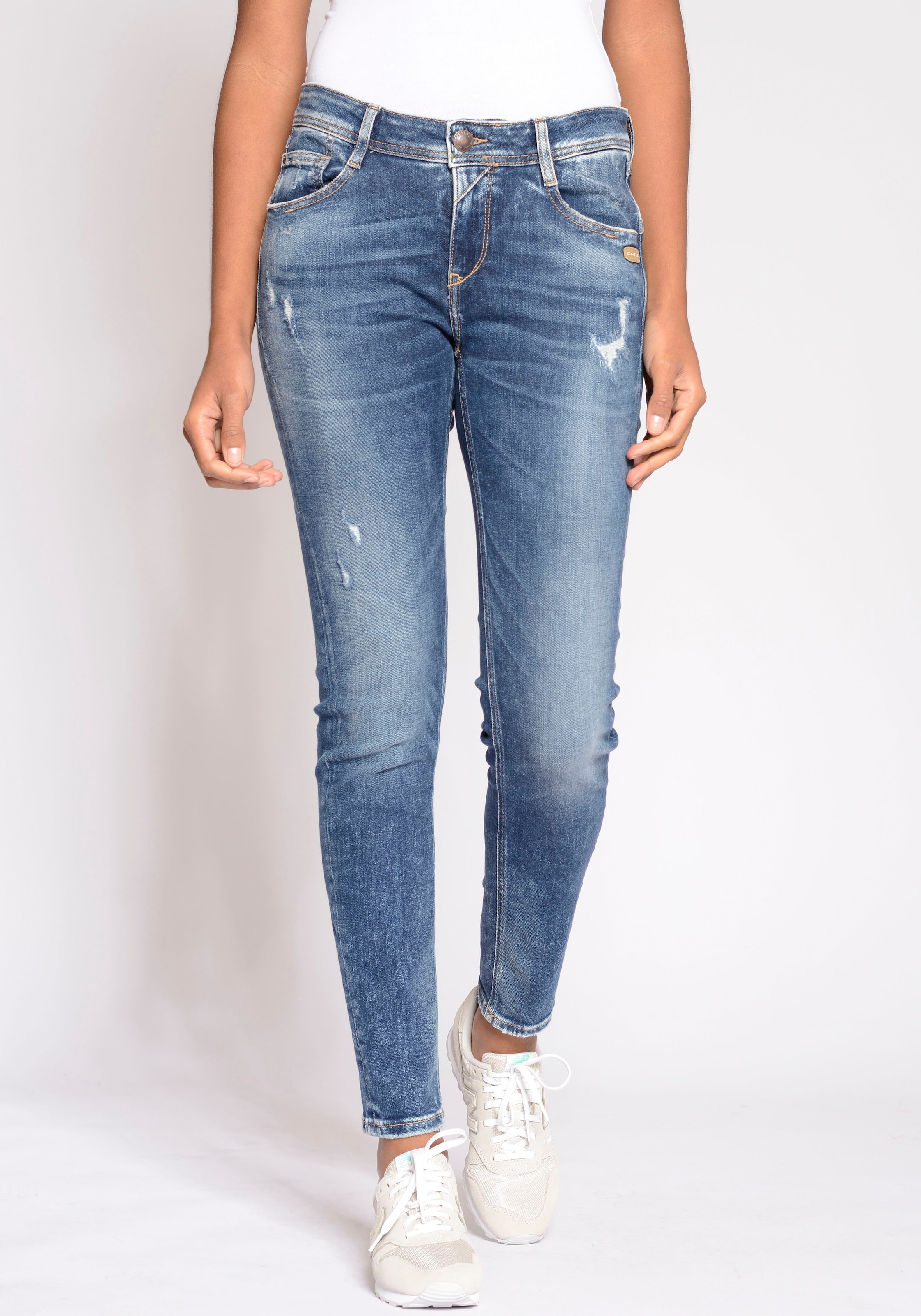 Relax-fit-Jeans »94AMELIE«, mit doppelter Passe und tief sitzenden Taschen hinten