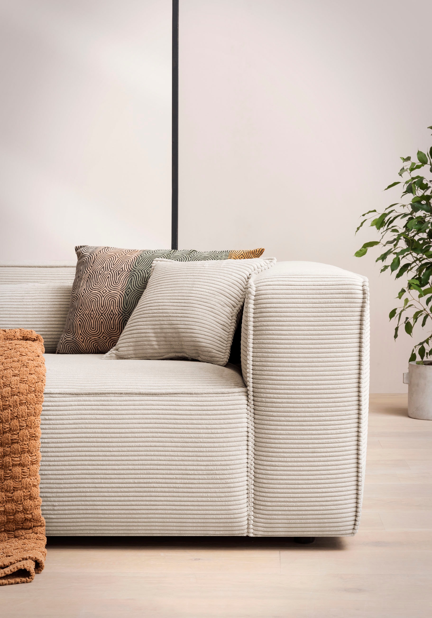 LeGer Home by Lena Gercke Ecksofa »PIARA XXL, Big-Sofa in Cord oder Leinenoptik, L-Form, mit Kedernaht«, wahlweise Ottomane rechts/links, schwarze Füsse, extra tiefe Sitzfläche