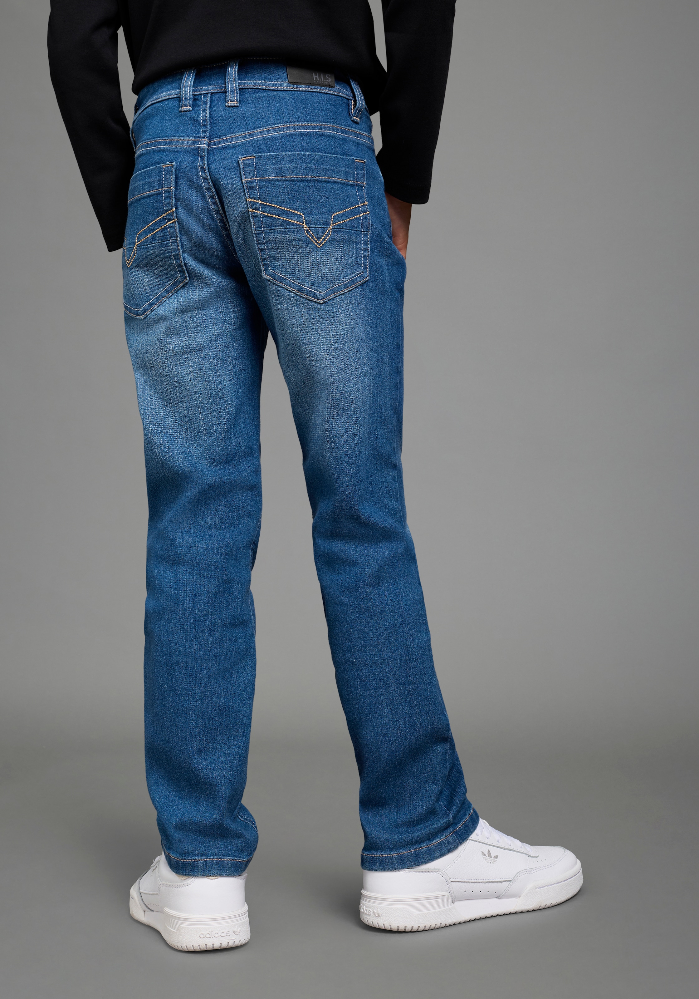 H.I.S Jeans Relax-fit »Stretchjeans in gerader Form für Jungen« pour TEENS. jean droit avec lavage authentique