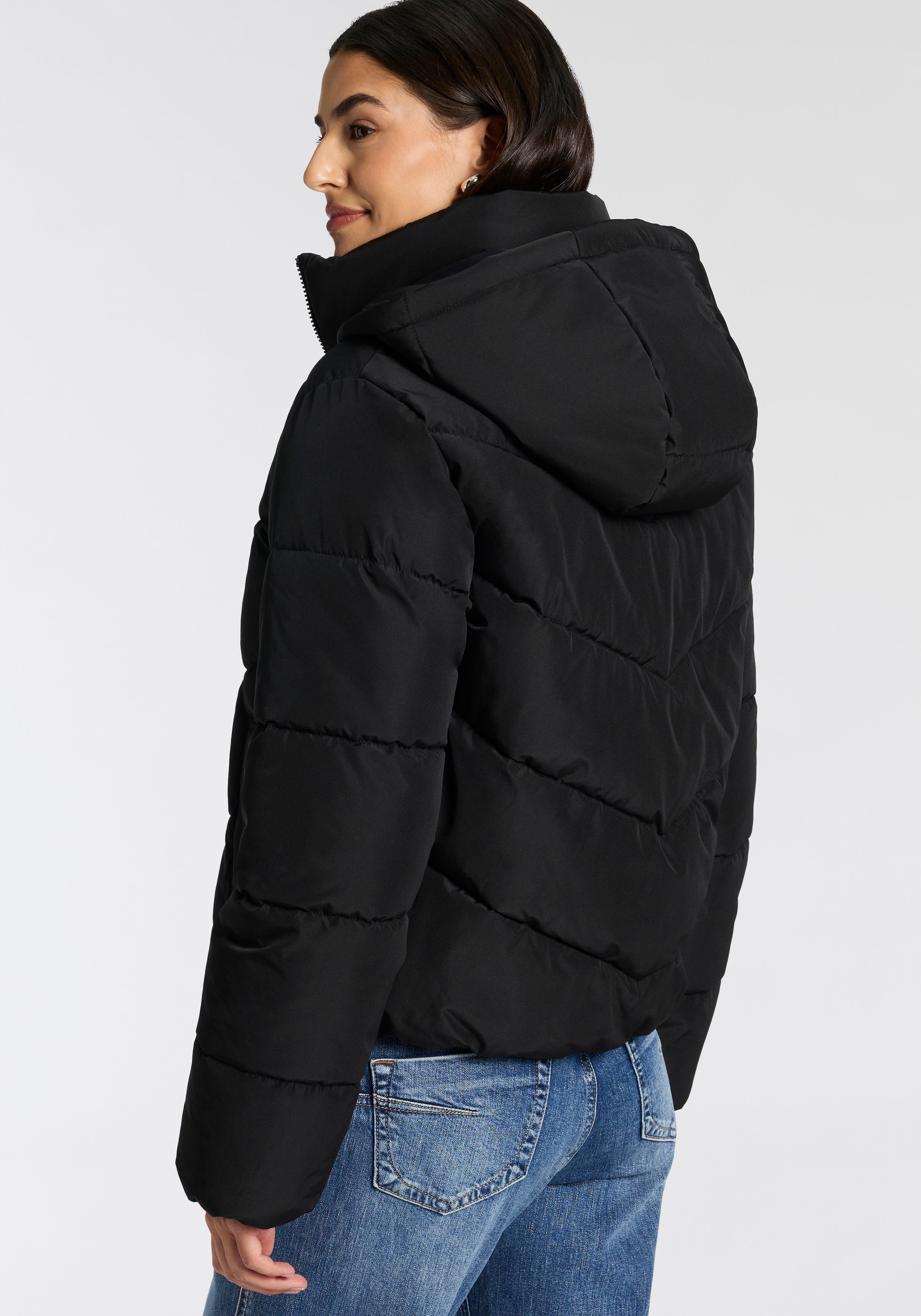 ONLY Veste matelassée »ONLCLARISA PUFFER HOOD JACKET CS OTW« avec capuche Fibre synthétique, tissu matelassé, capuche, poignets élastiques