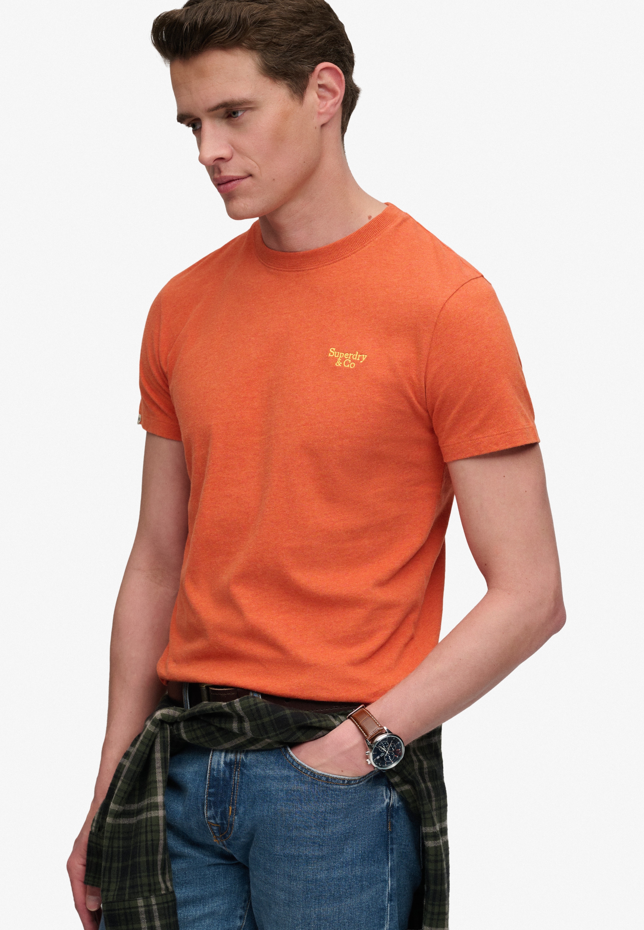 Superdry Shirt à col rond »ESSENTIAL SERIF LOGO EMB TEE« Baumwolle, regular fit
