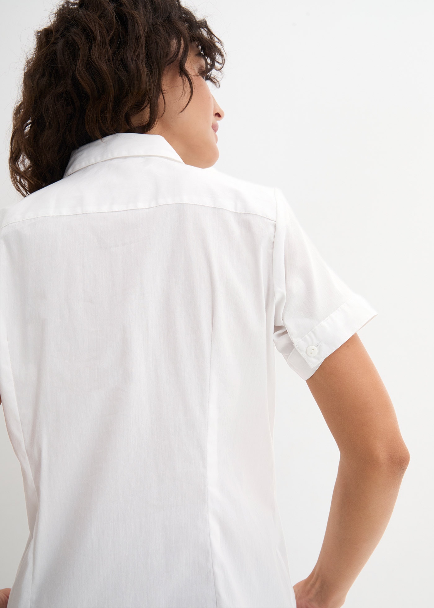 bonprix Kurzarmbluse »Stretch-Kurzarmbluse aus Baumwollmix« schmale Passform und Hemdblusenkragen