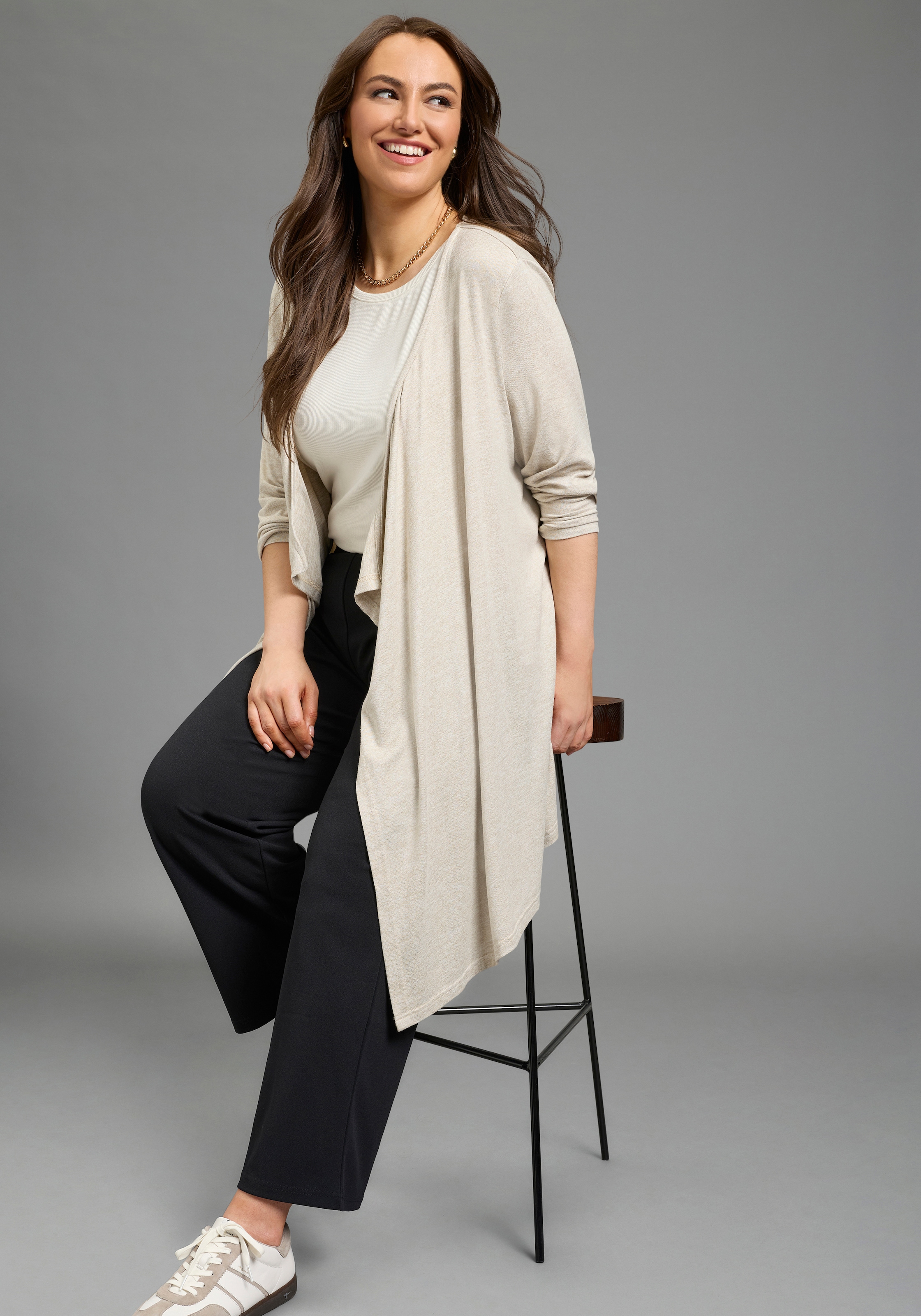 Laura Scott CURVE Veste en tricot mit Wasserfallausschnitt, Langarm-Design, figurbetonte Passform