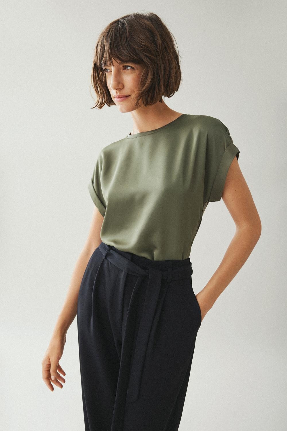 Vila Kurzarmshirt »VIELLETTE S/S SATIN TOP - NOOS«, Satin Optik
