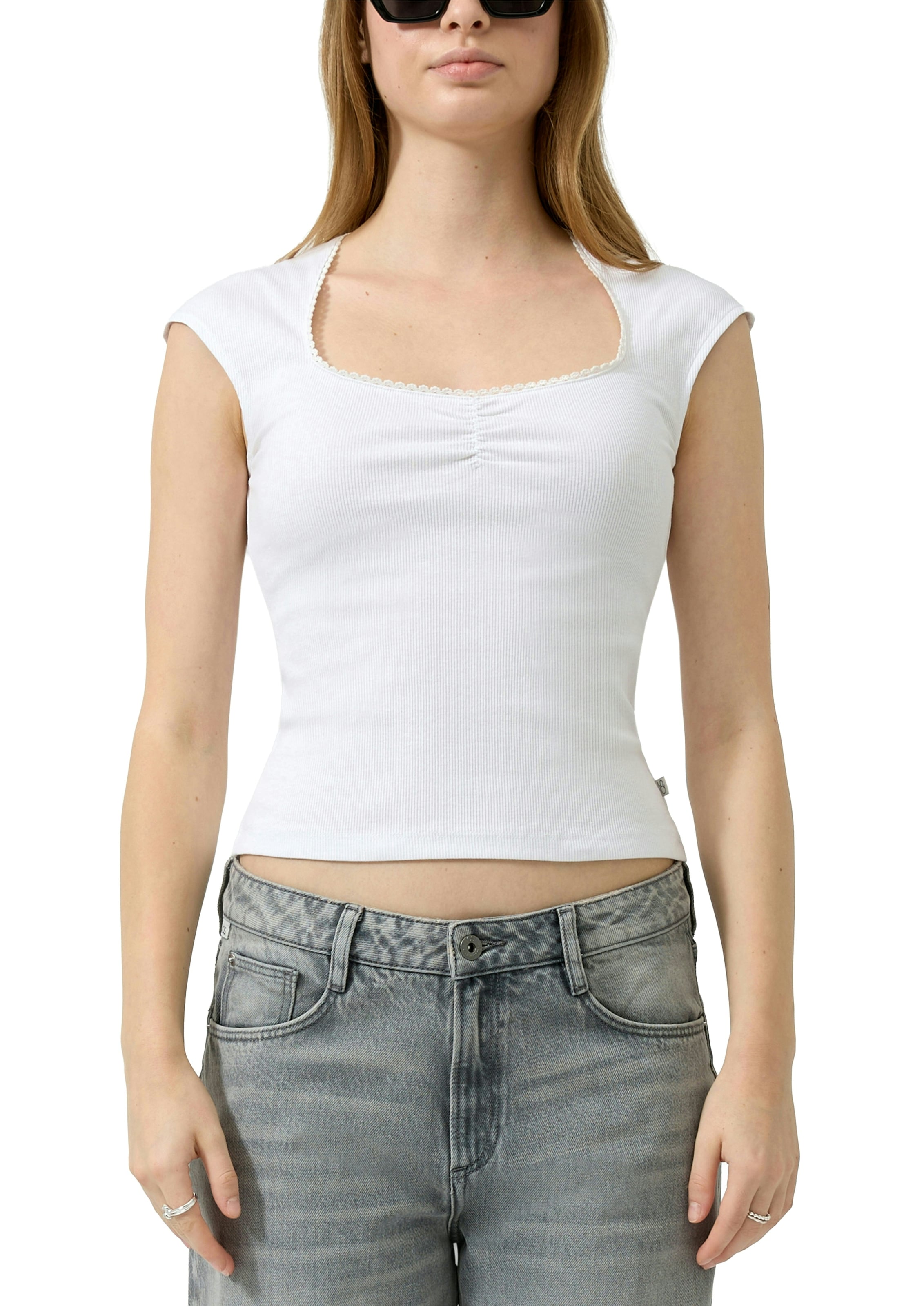 Image of QS Kurzarmshirt mit eckigem Ausschnitt und Häkelkante
