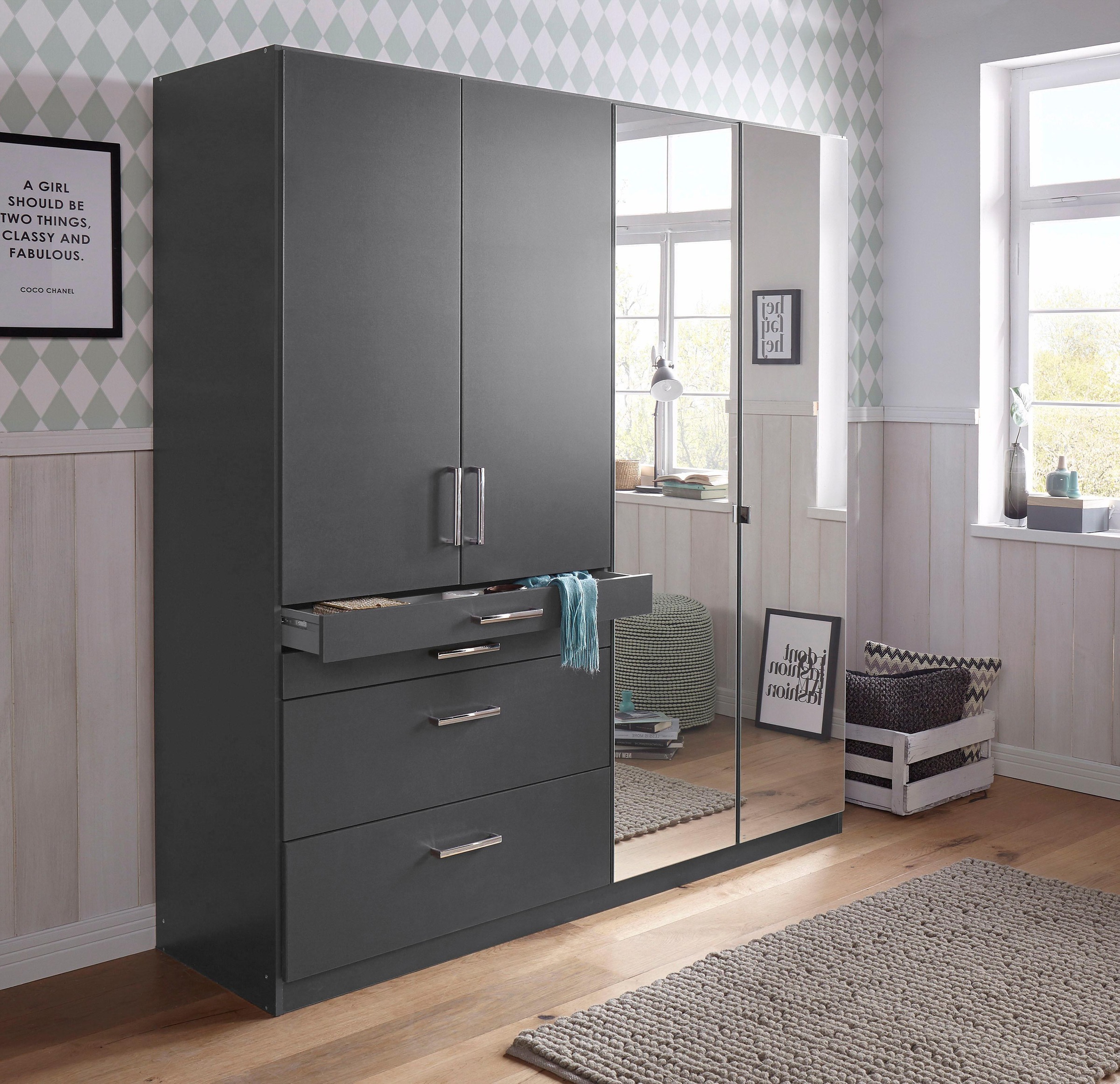 rauch Kleiderschrank »Harburg Bestseller im Schlafzimmer«, Schlafzimmerschrank Schrank Garderobe mit Spiegel