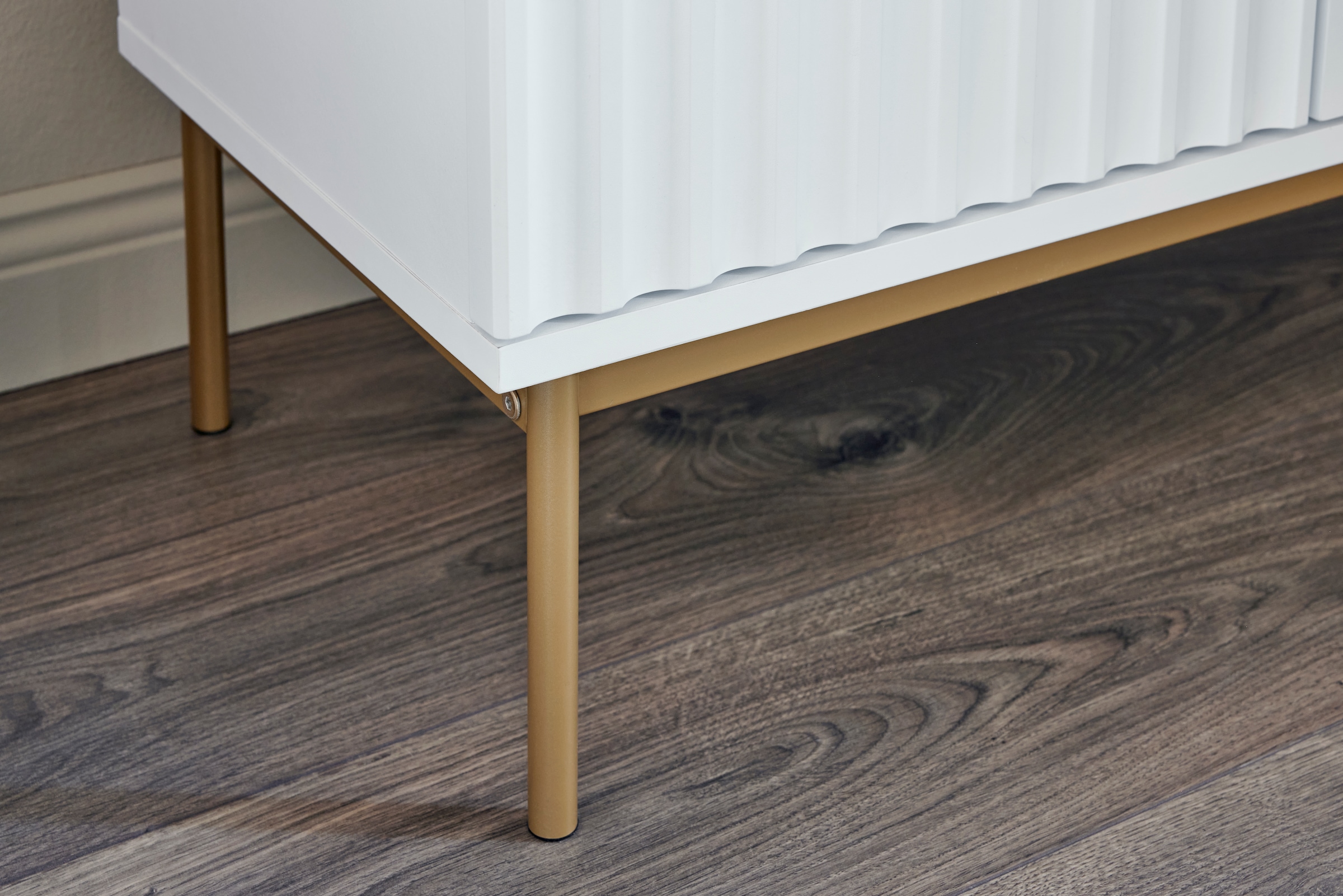 Jahnke Sideboard »CARVE SB 150« 1 Stk. tlg. Sideboard, raffiniertes Design, edler Gold-Look, Breite 150 cm