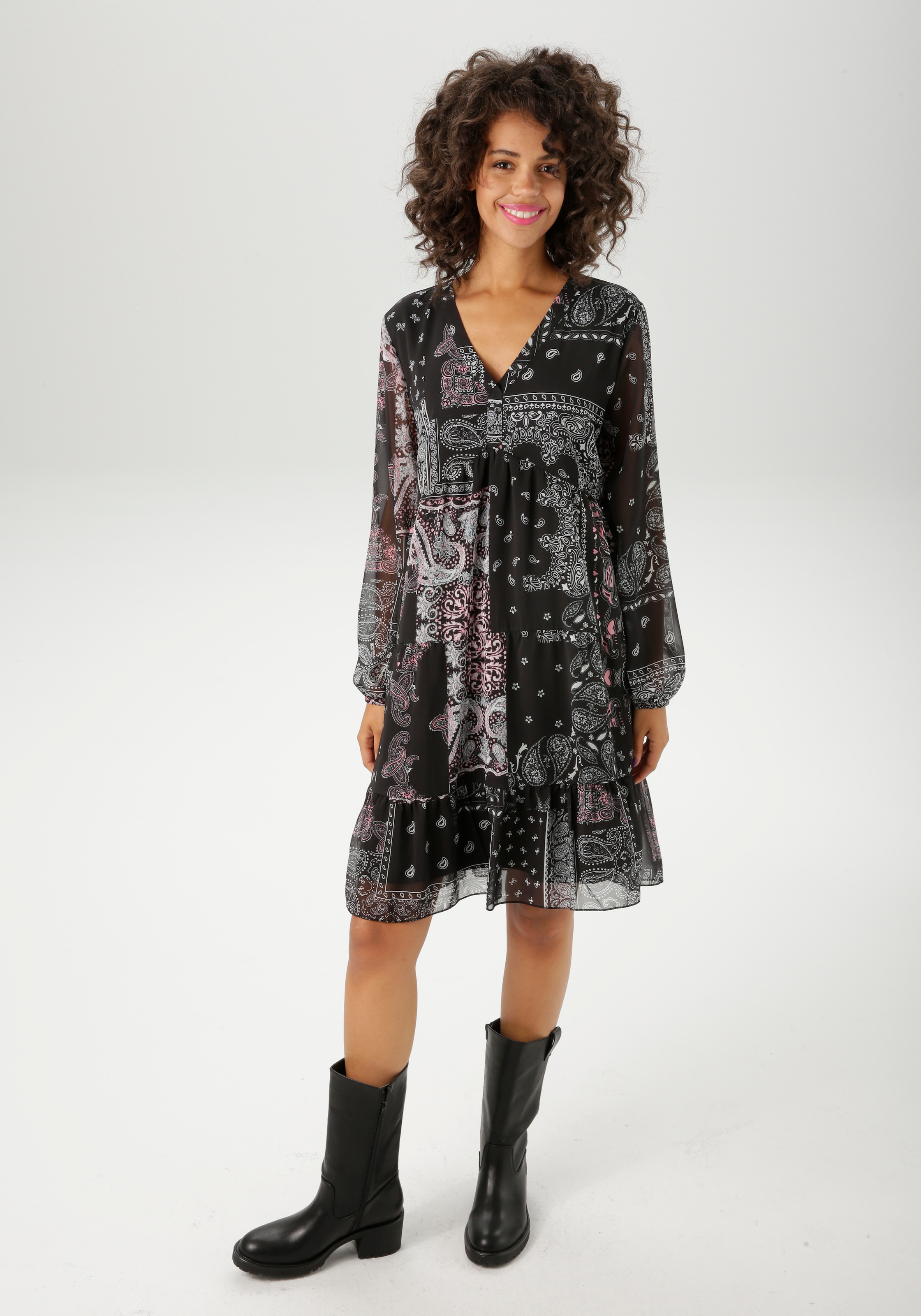 Image of Aniston CASUAL Tunikakleid im fantasievollen Paisley-Muster-Mix