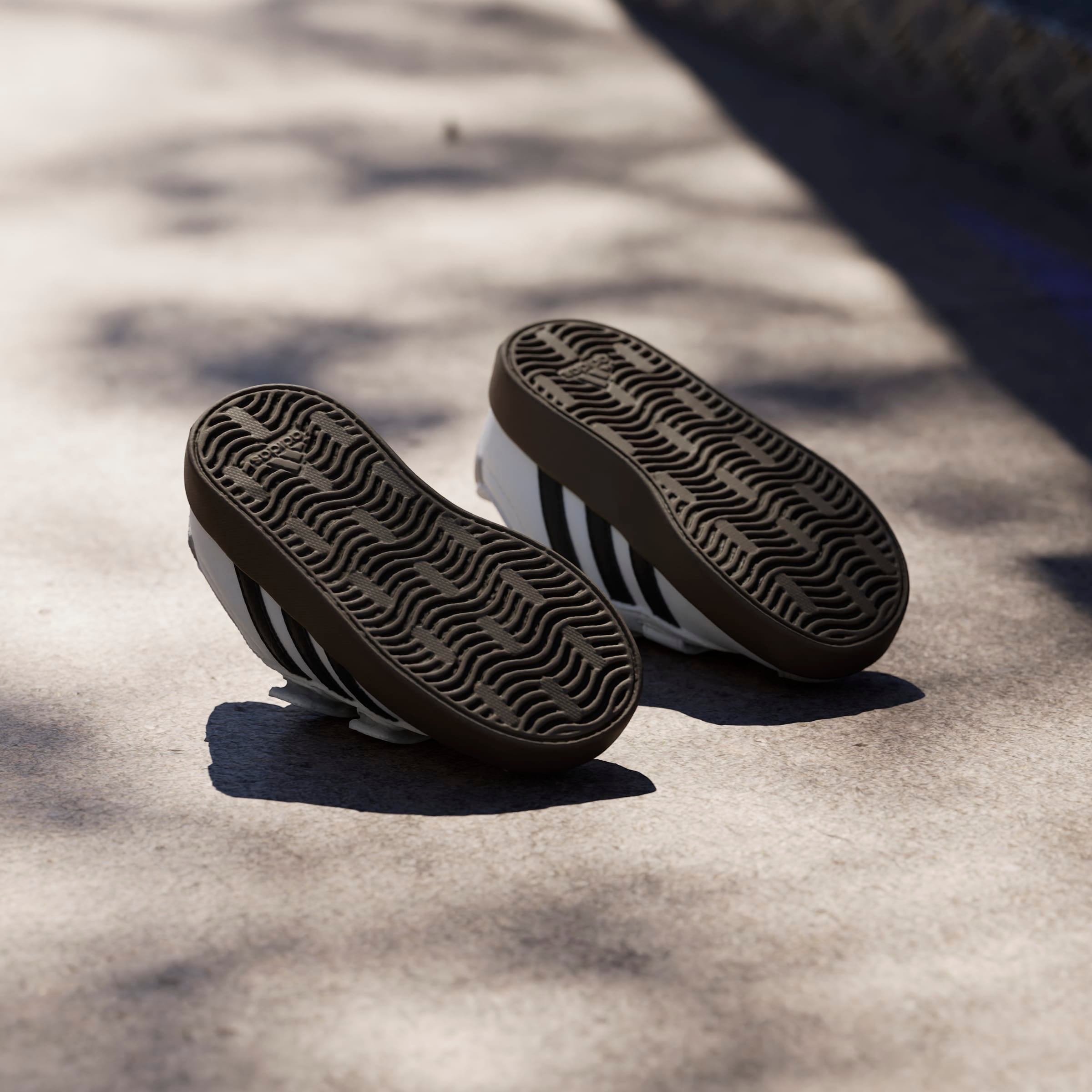 adidas Sportswear Chaussures à scratch »VL COURT 3.0 KIDS«  inspiriert vom Design des adidas samba, für Kinder