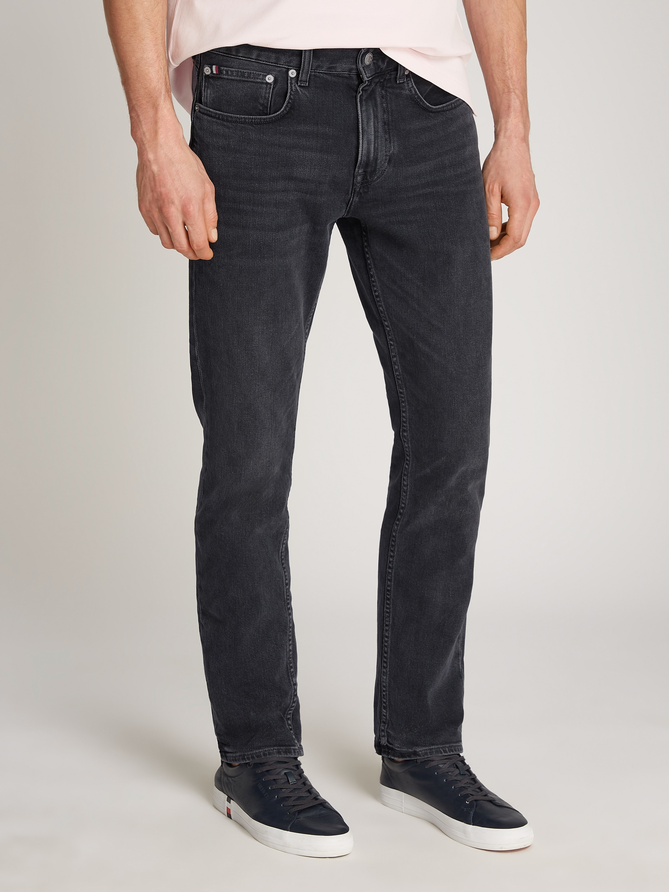 Tommy Hilfiger Straight-Jeans »STRAIGHT DENTON STR CLARK BLACK«, in schwarzer Waschung