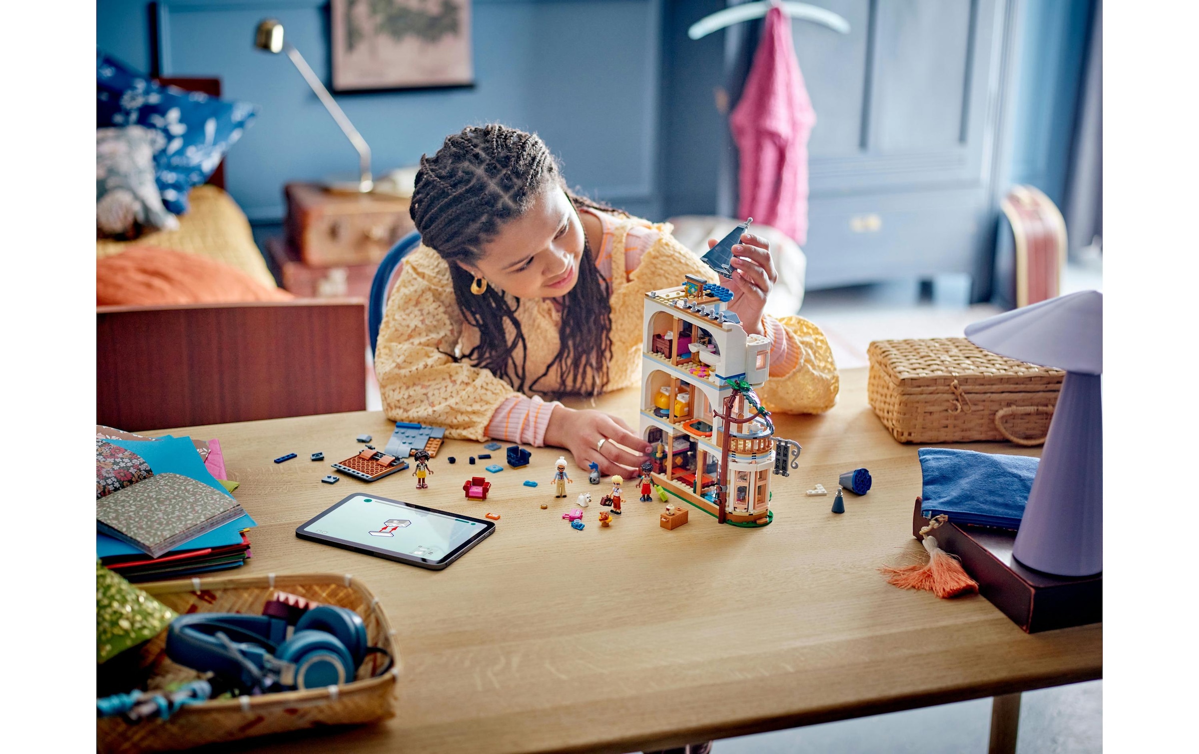 LEGO® Spielbausteine »Friends Burg mit Ferienunterkunft 42638«