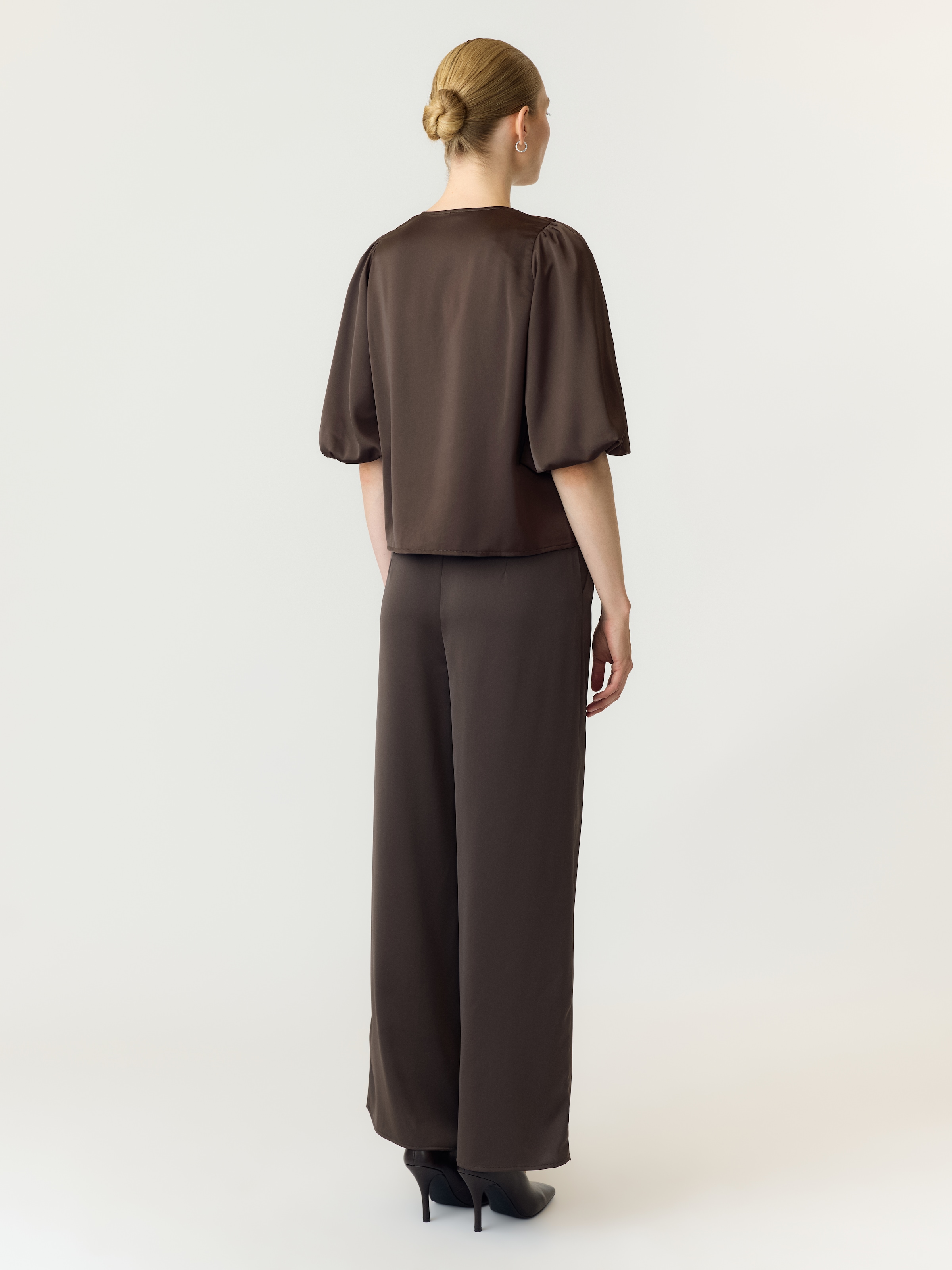 Y.A.S Blouse à manches courtes »YASPELLA 2/4 V-NECK TOP S. NOOS« mélange de matériaux, coupe régulière