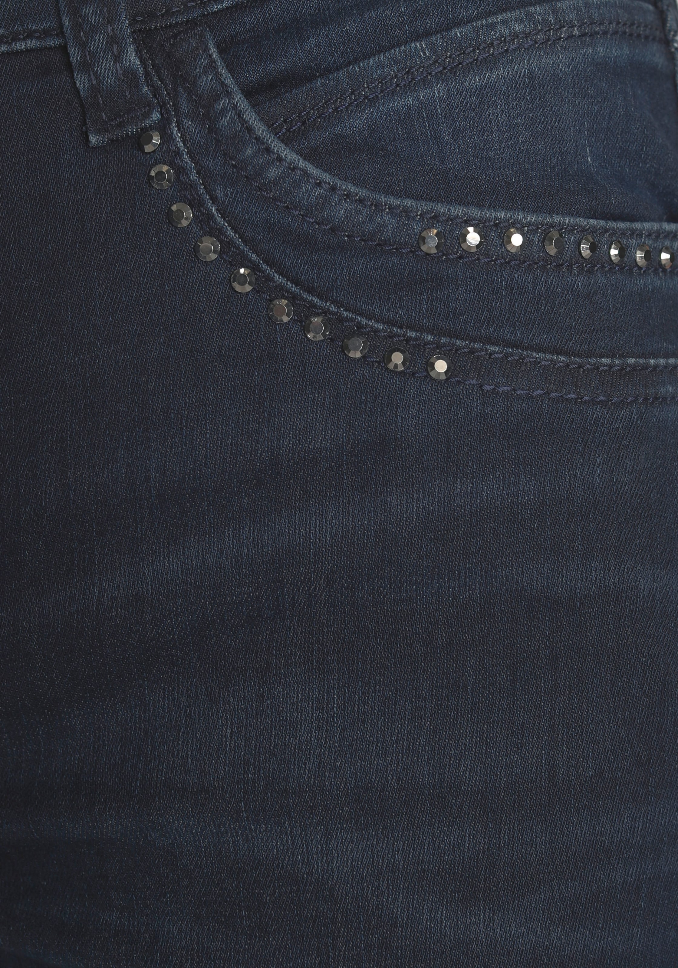 ♕ MAC Jeans »Mel-Glitter«, versandkostenfrei Nietenbesatz an Taschen vorderen auf Mit Gerade den