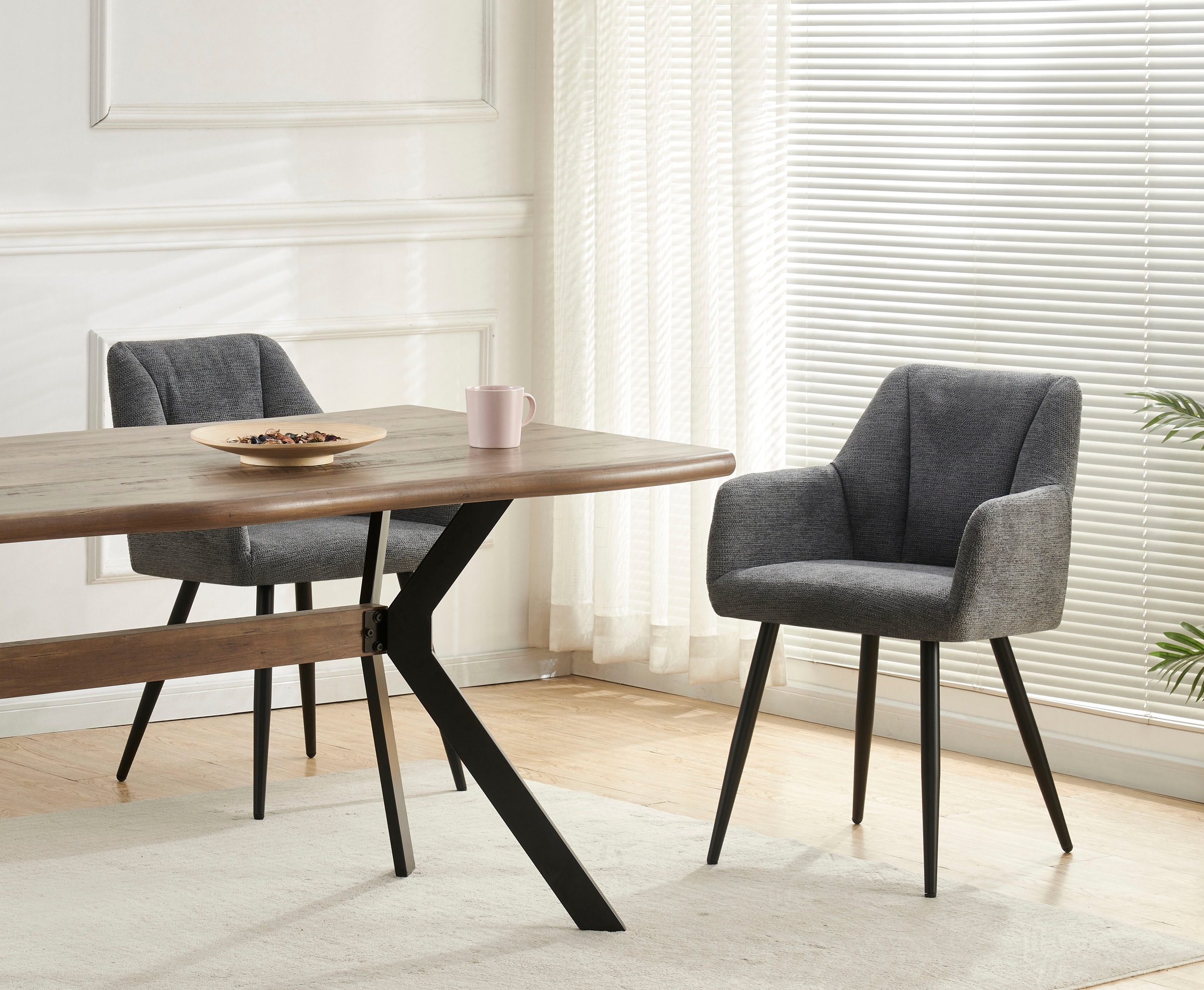 Home affaire Esszimmerstuhl »MILTON, 2er Set, mit Metallgestell in matt schwarz« (Set) 2 Stk.in verschiedenen Farben, Belsatbarkeit pro Stuhl 120 kg, mit Griffloch