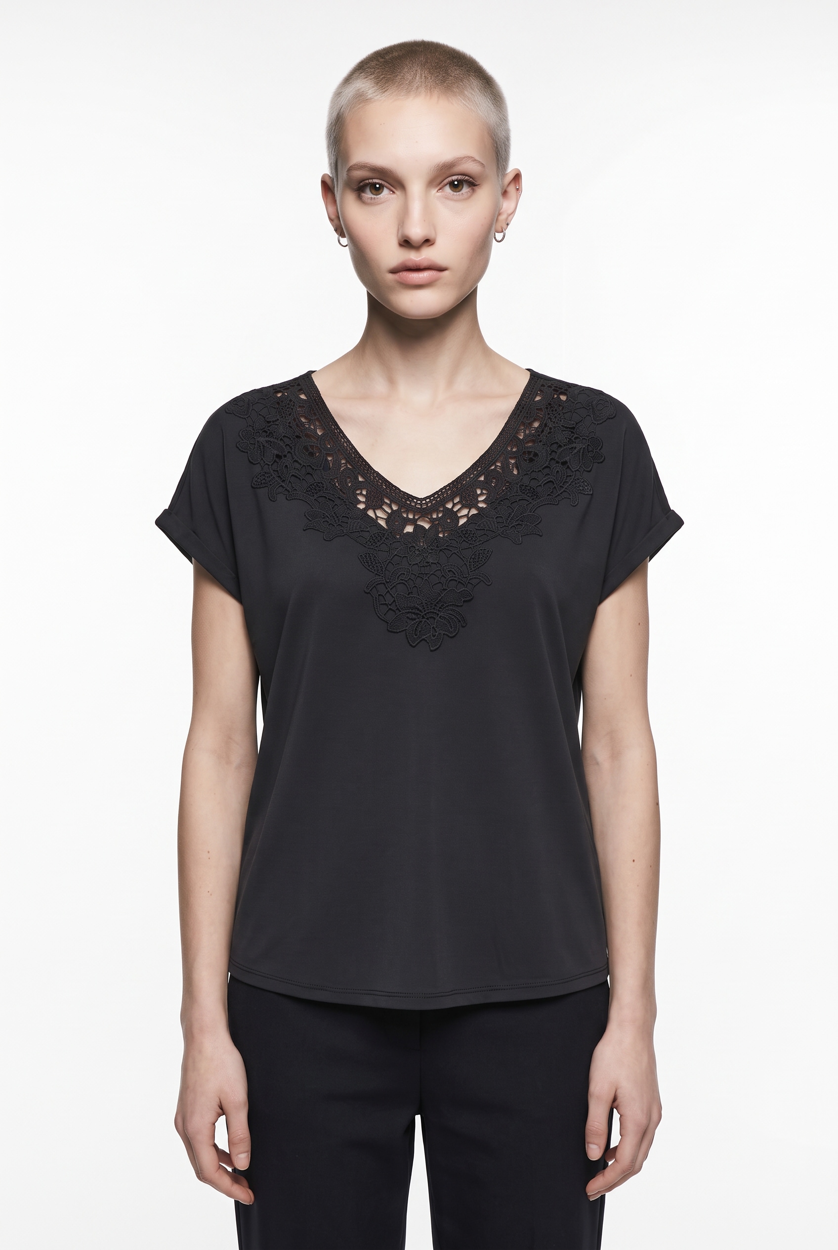 Image of ONLY V-Shirt "ONLFREE S/S CROCHET TOP CS JRS" Materialmix, regular fit