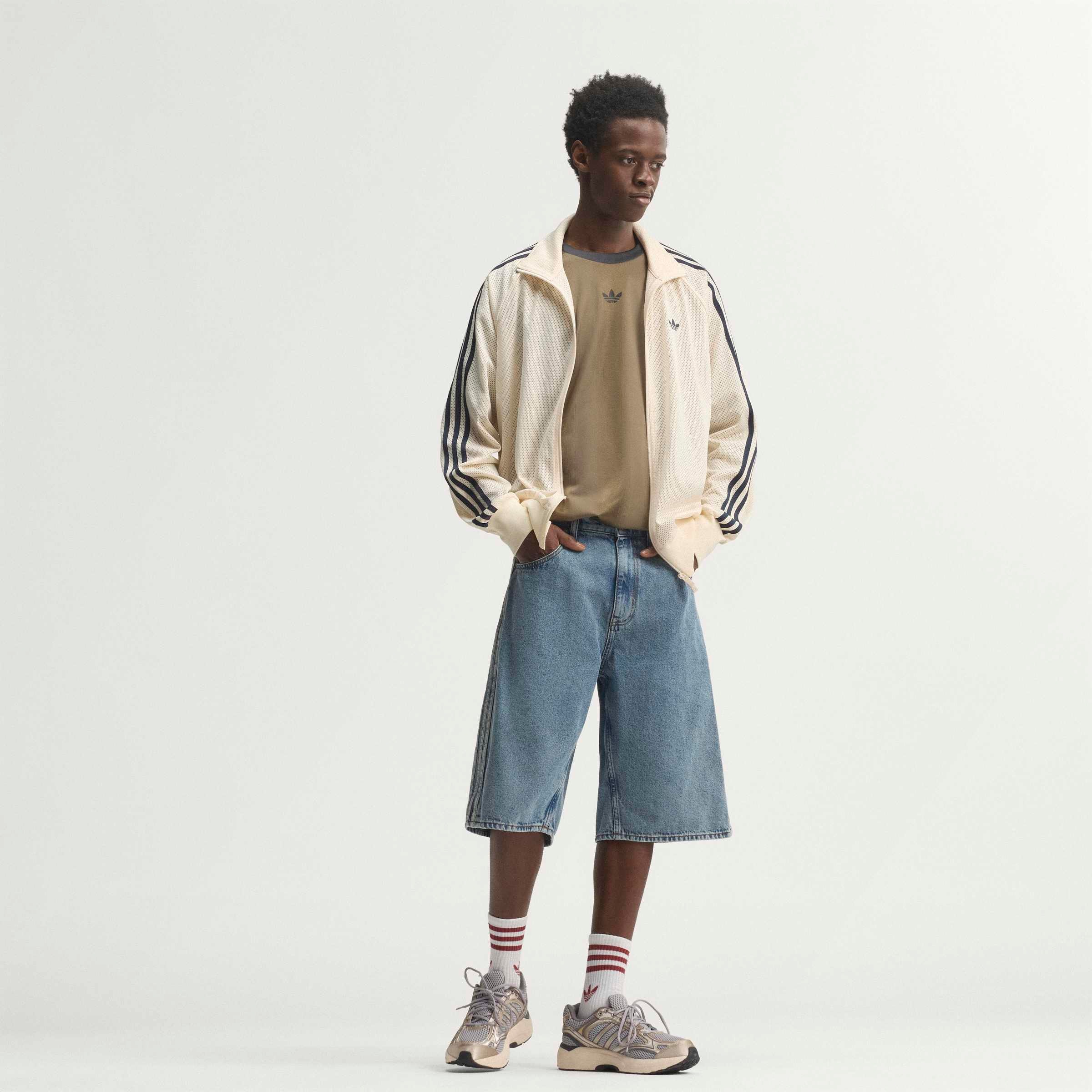 adidas Originals Bermuda en jean »FIREBIRD ADICOLOR DENIM-JORTS MITTELHOHER BUND BEIN GERADE GESCHNITTEN«