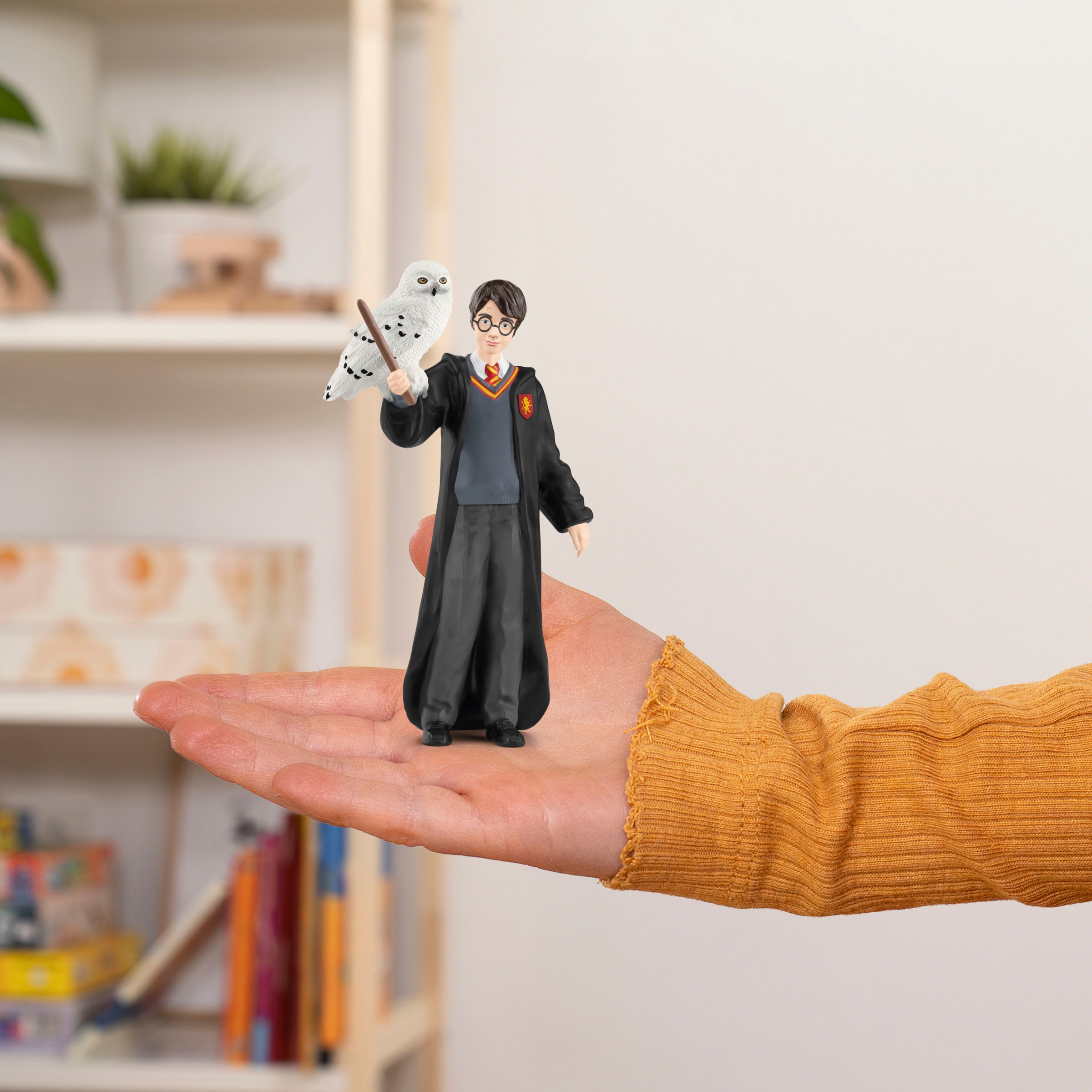 Schleich® Spielfigur »WIZARDING WORLD, Harry Potter™, Harry Potter™ & Hedwig™ (42633)«, Made in Europe