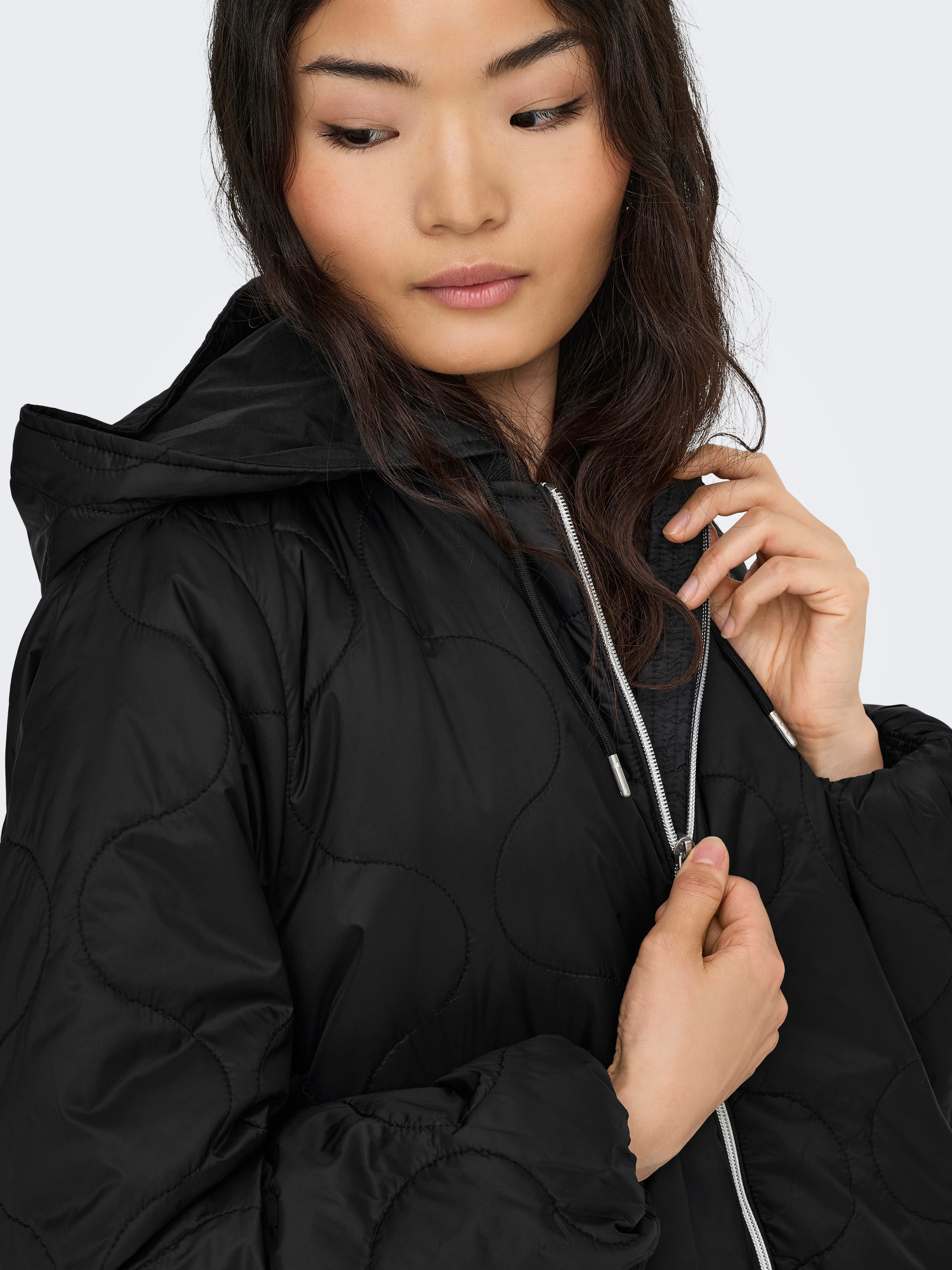 ONLY Veste matelassée »ONLMIKI HOOD QUILT JACKET CC OTW« mit Kapuze mit seitlichem Kordelzug am Saum
