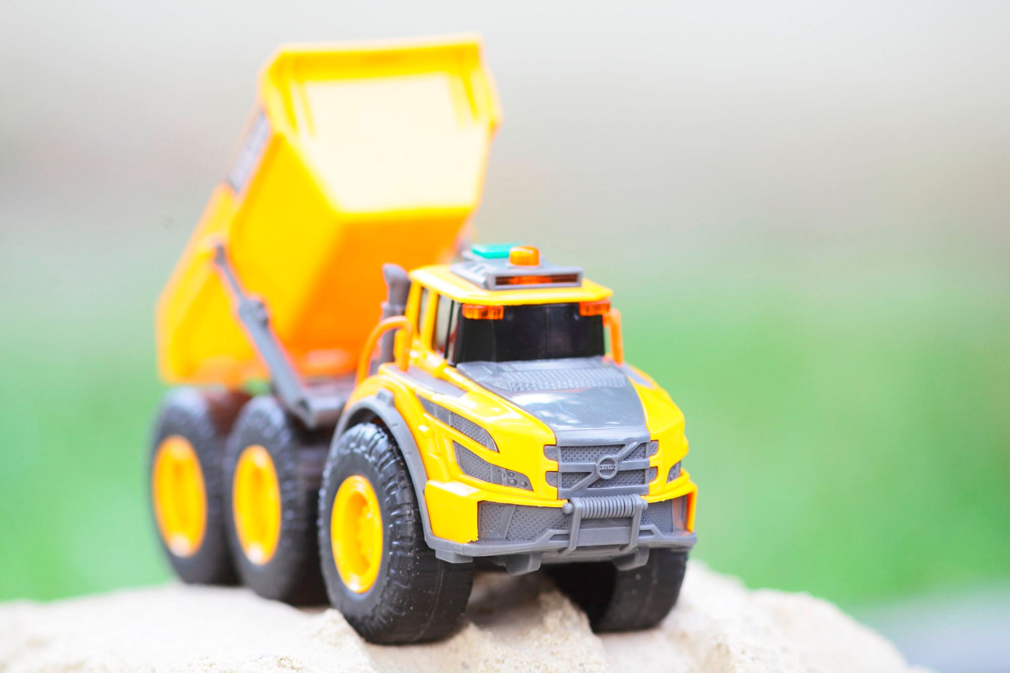 Dickie Toys Benne à jouets »Volvo Articulated Hauler« mit Licht und Sound