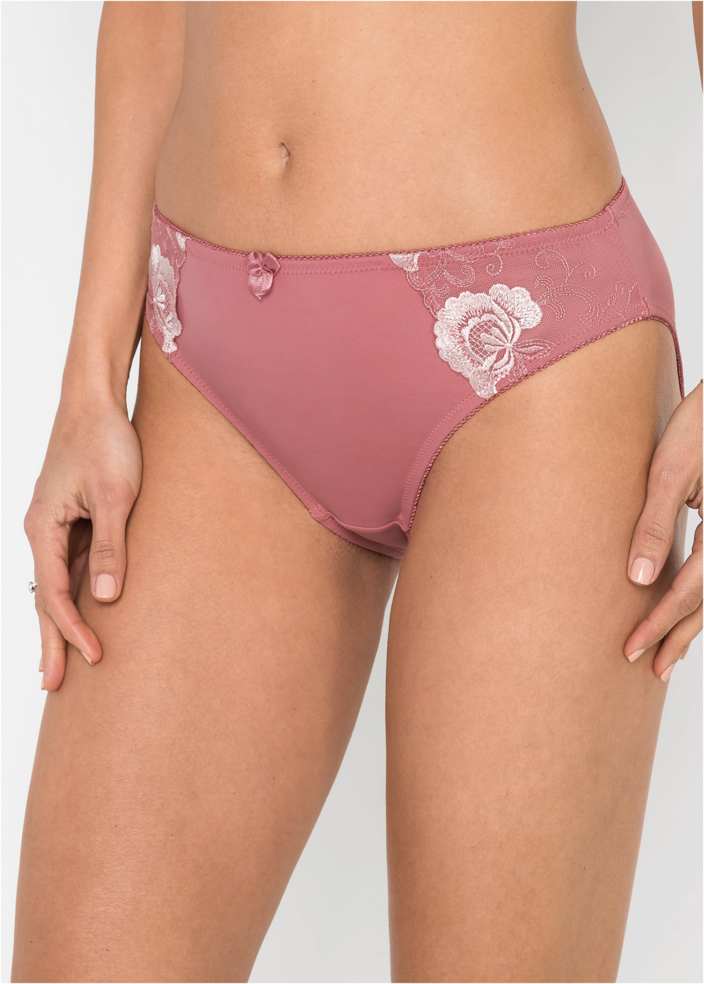 bonprix Slip Paquet, 2 cuis klassischer Stil, bequeme Passform, aus Polyamid und Elasthan