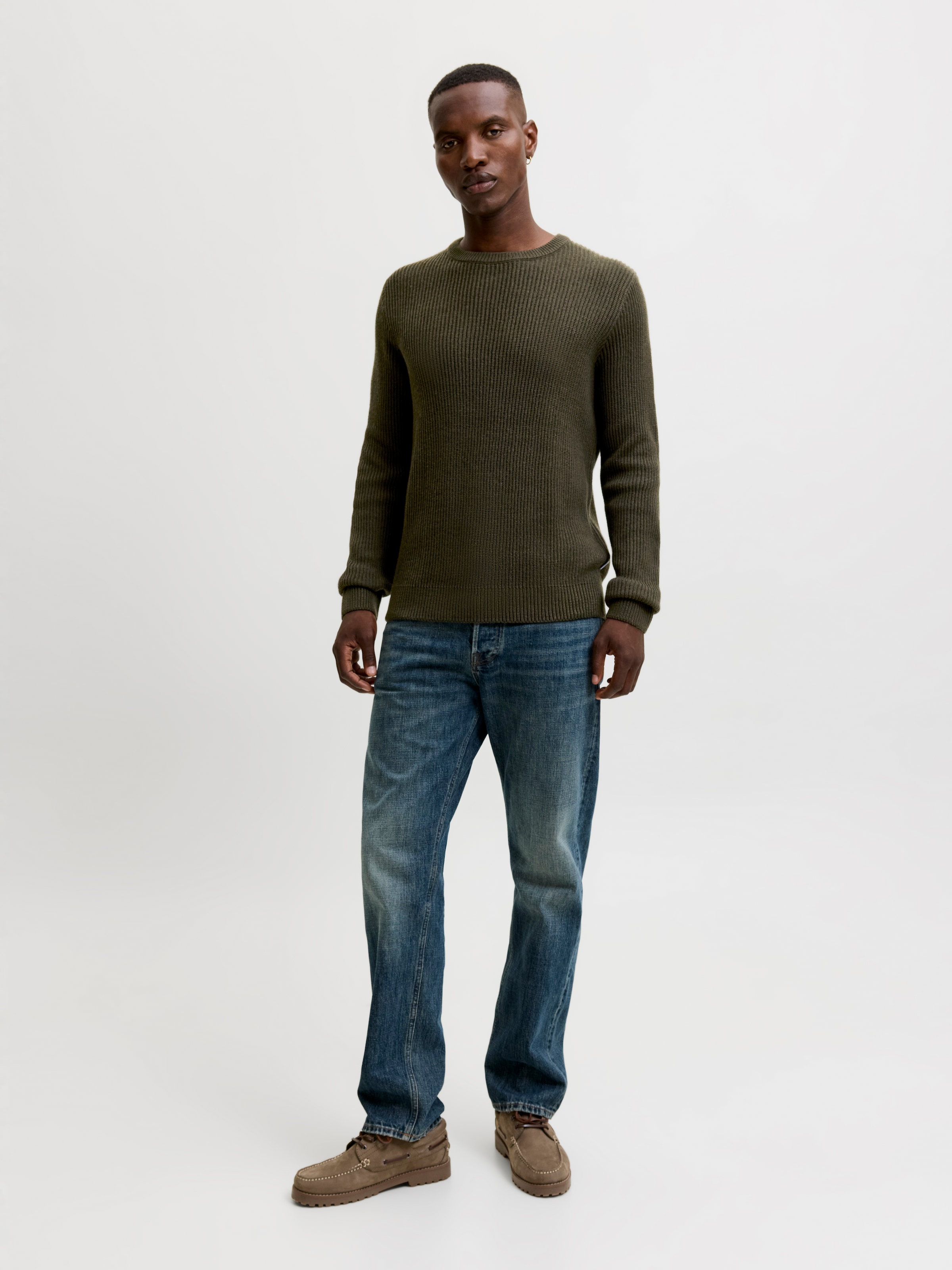 Jack & Jones Pull à col rond »JJPANNEL KNIT CREW NECK AW26« mélange de matériaux, coupe régulière