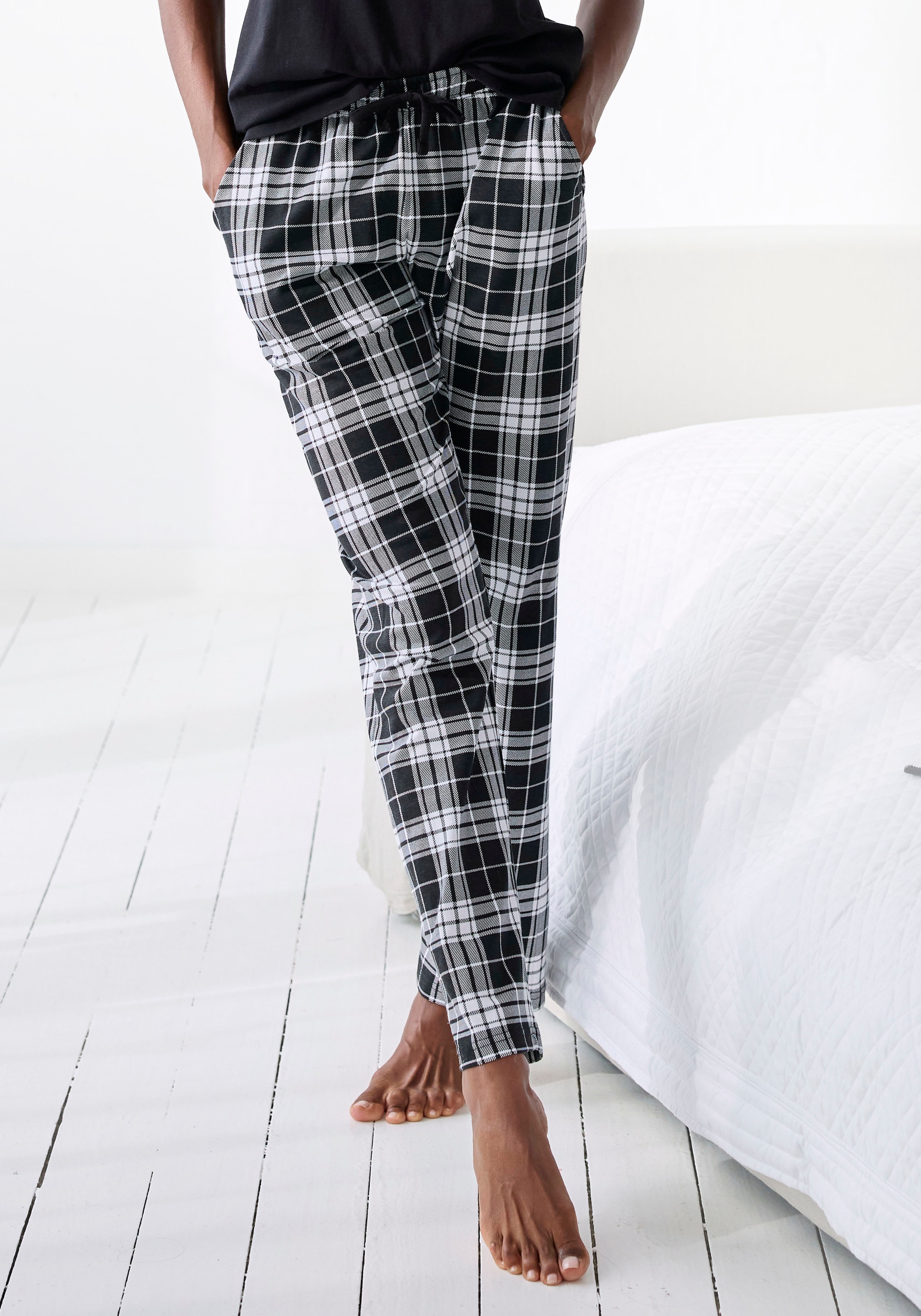 Image of Vivance Dreams by Lascana Pyjamahose mit Schwarz-Weiss-Druck