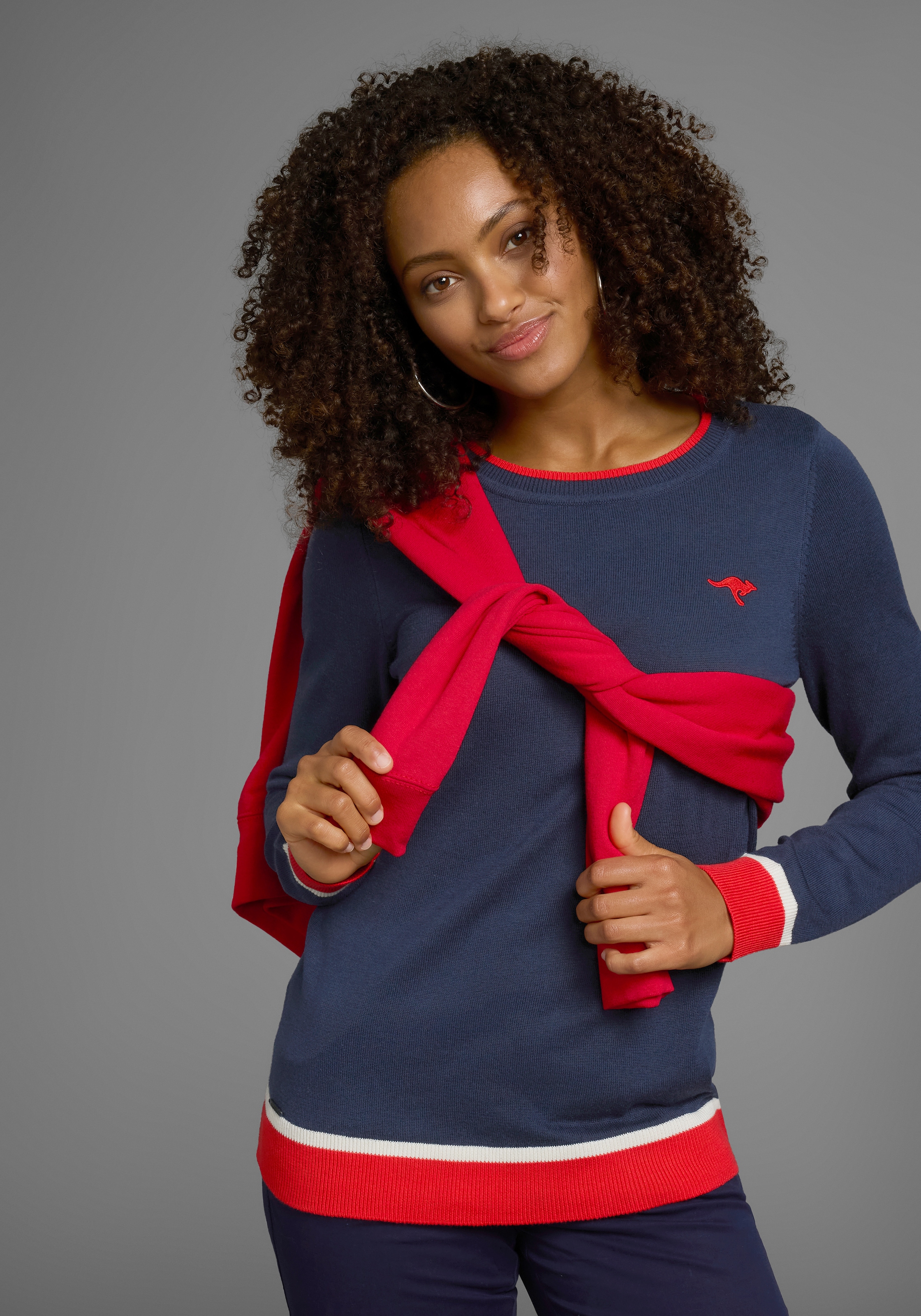 KangaROOS Pull à col rond mit kontrastfarbenem Saum