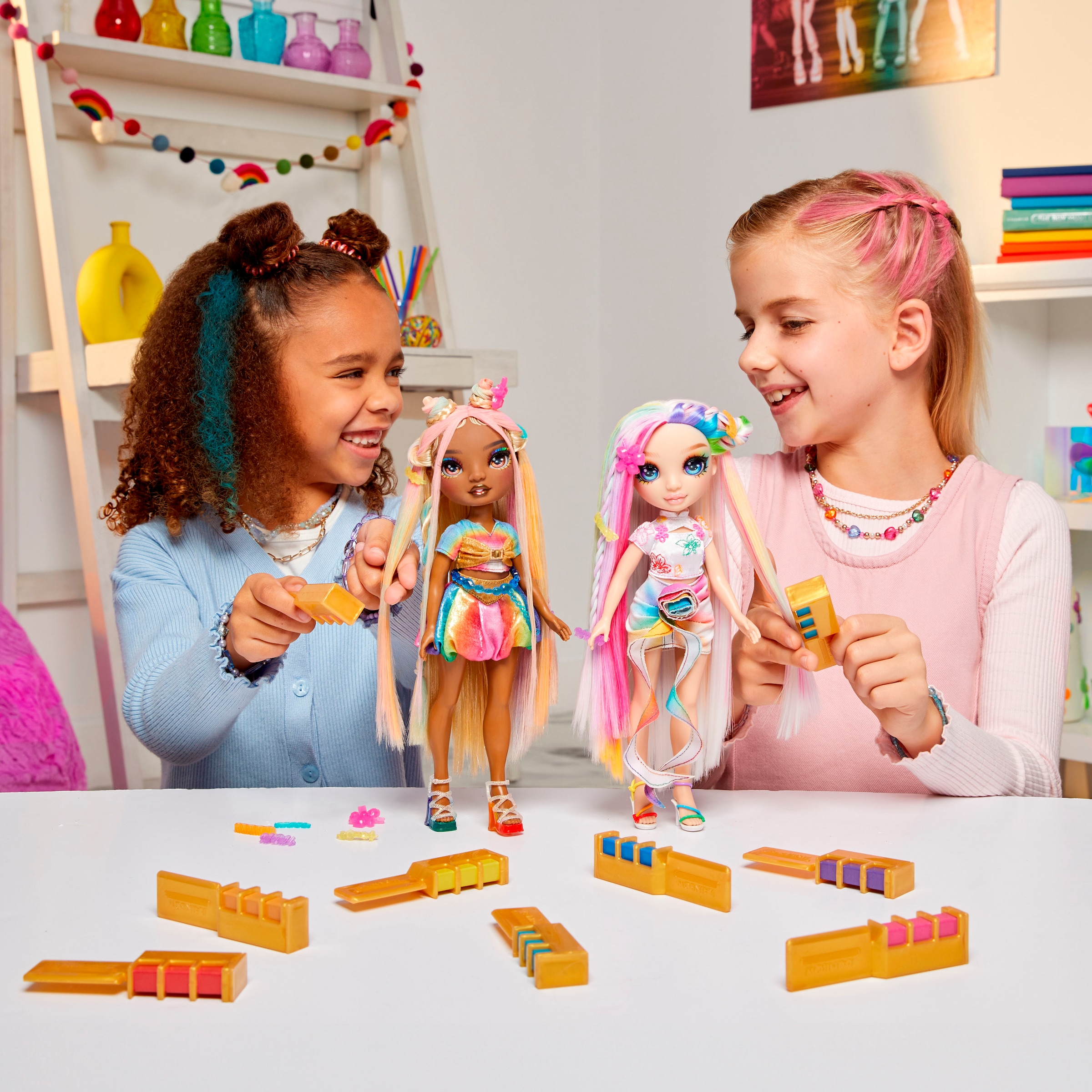 RAINBOW HIGH Poupée à habiller »Rainbow High Hair Chalk & Style Doll- Amaya (Rainbow)«