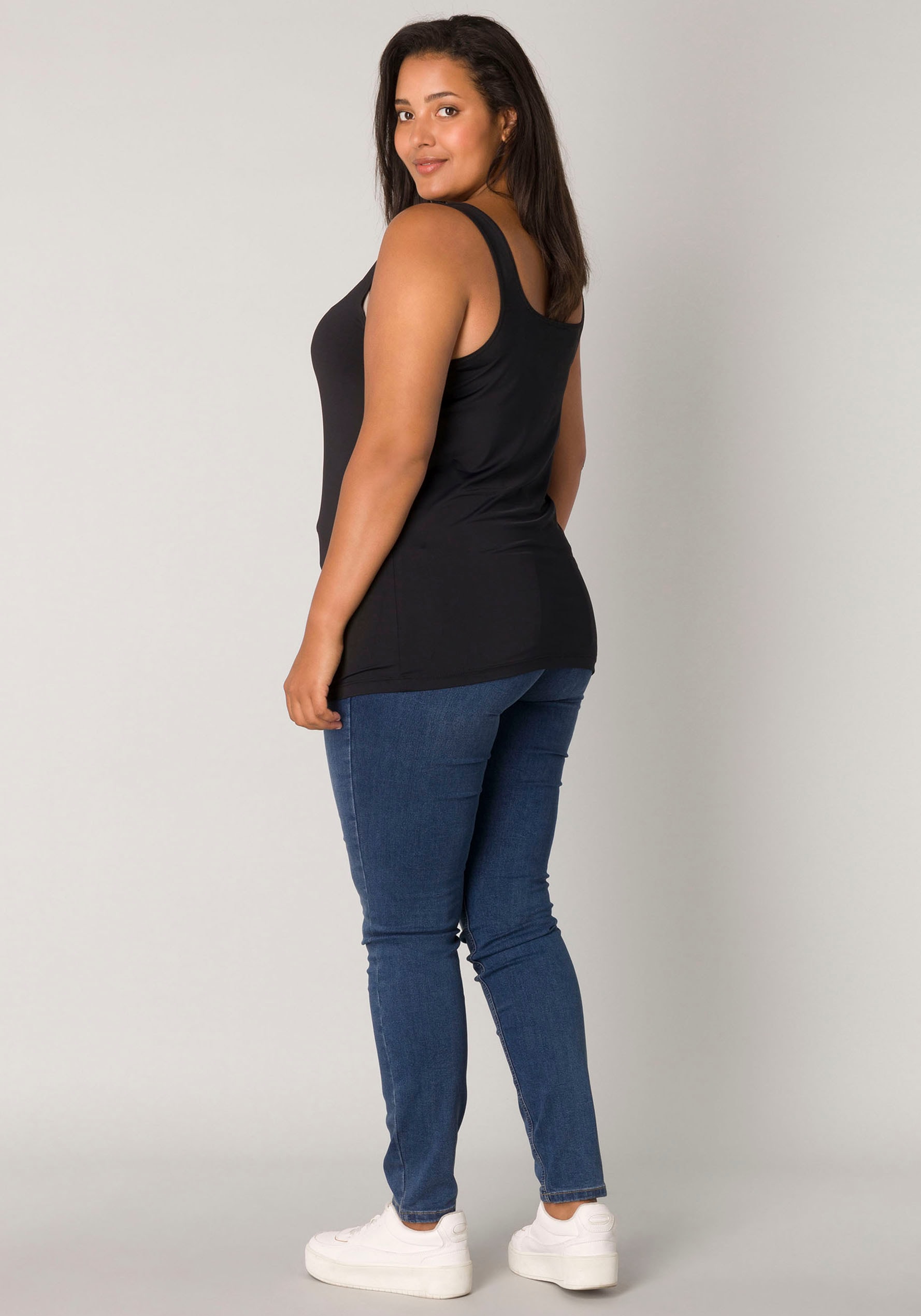 Base Level Curvy Tanktop