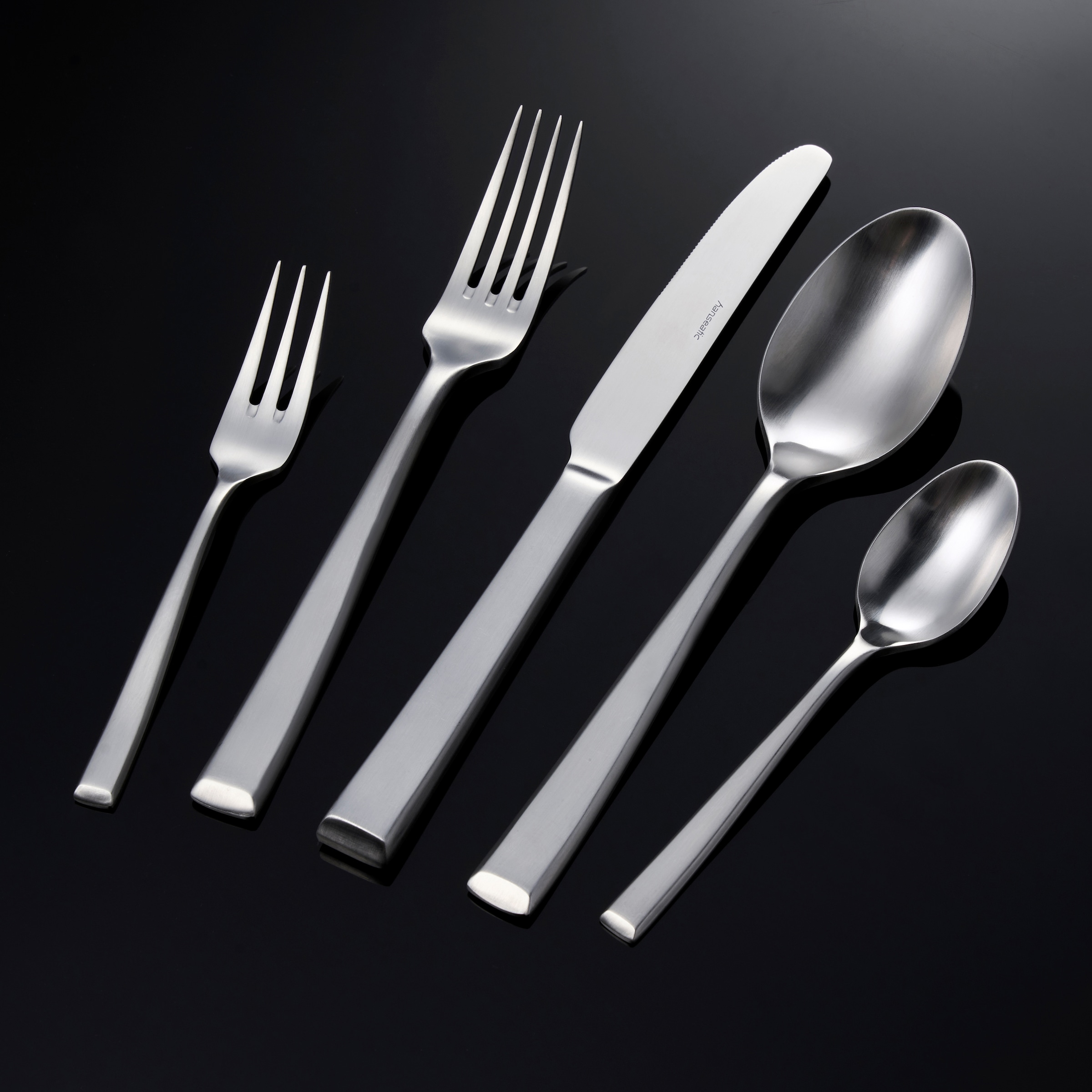 Hanseatic Besteck-Set »PREMIUM« verstärktes Material und trapezförmiges Design am Griffende