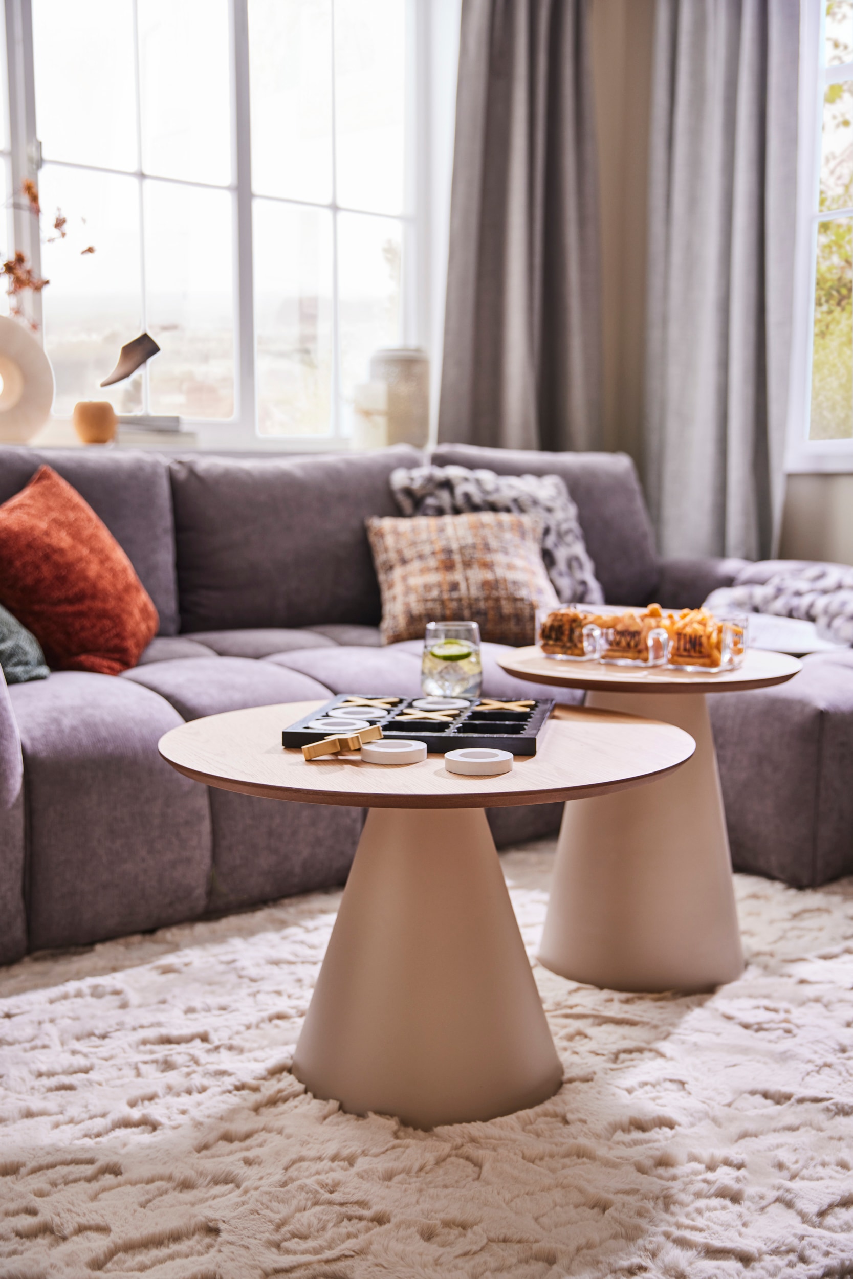 ACTONA GROUP Couchtisch »Soli« Rund Couchtisch, Tischplatte matt Eiche, Säule Gestell grau, Ø65x43cm