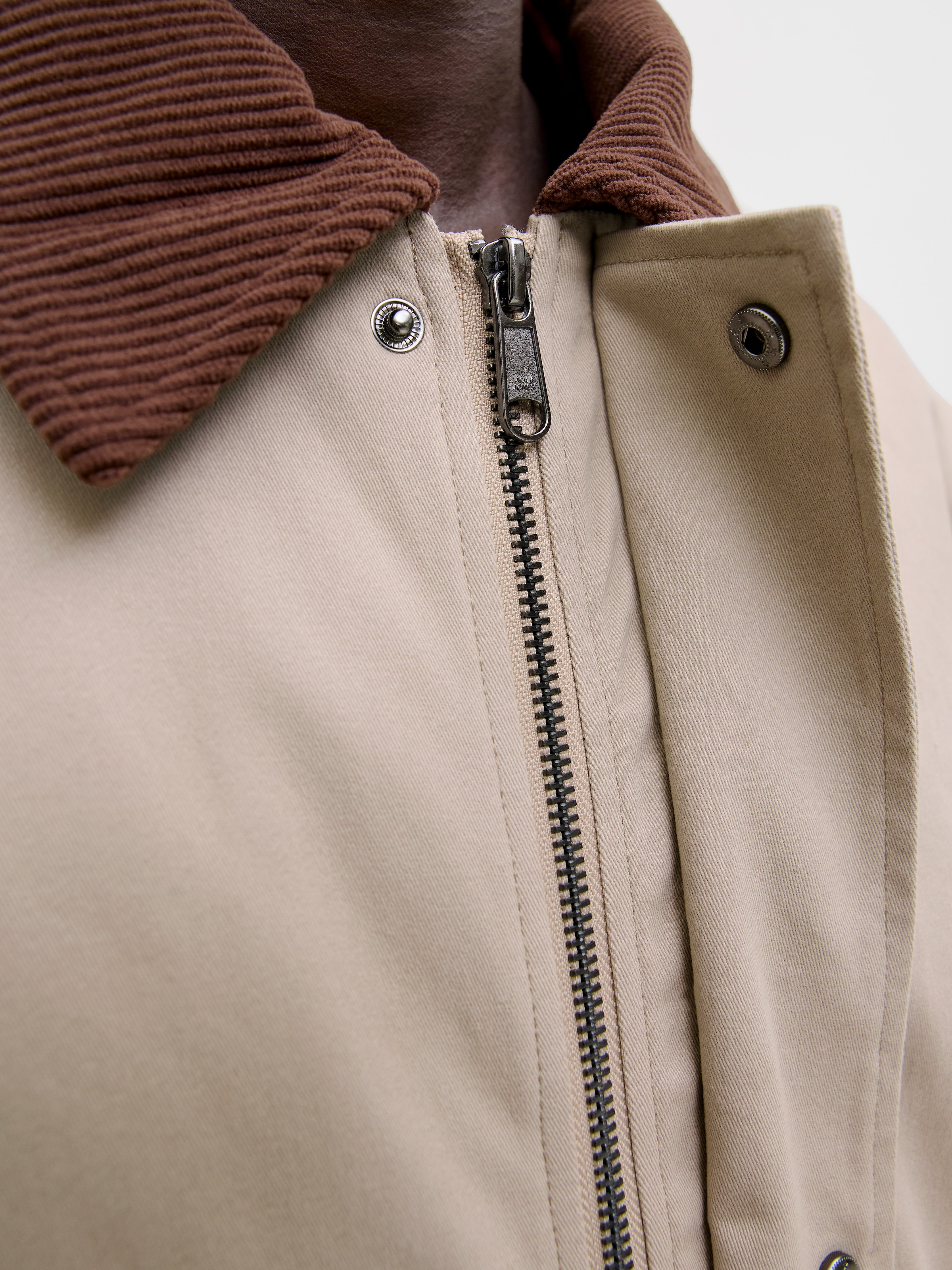Jack & Jones Veste courte »JJEGRAHAM WORKER JACKET SN« mit Fly-Away-Kragen