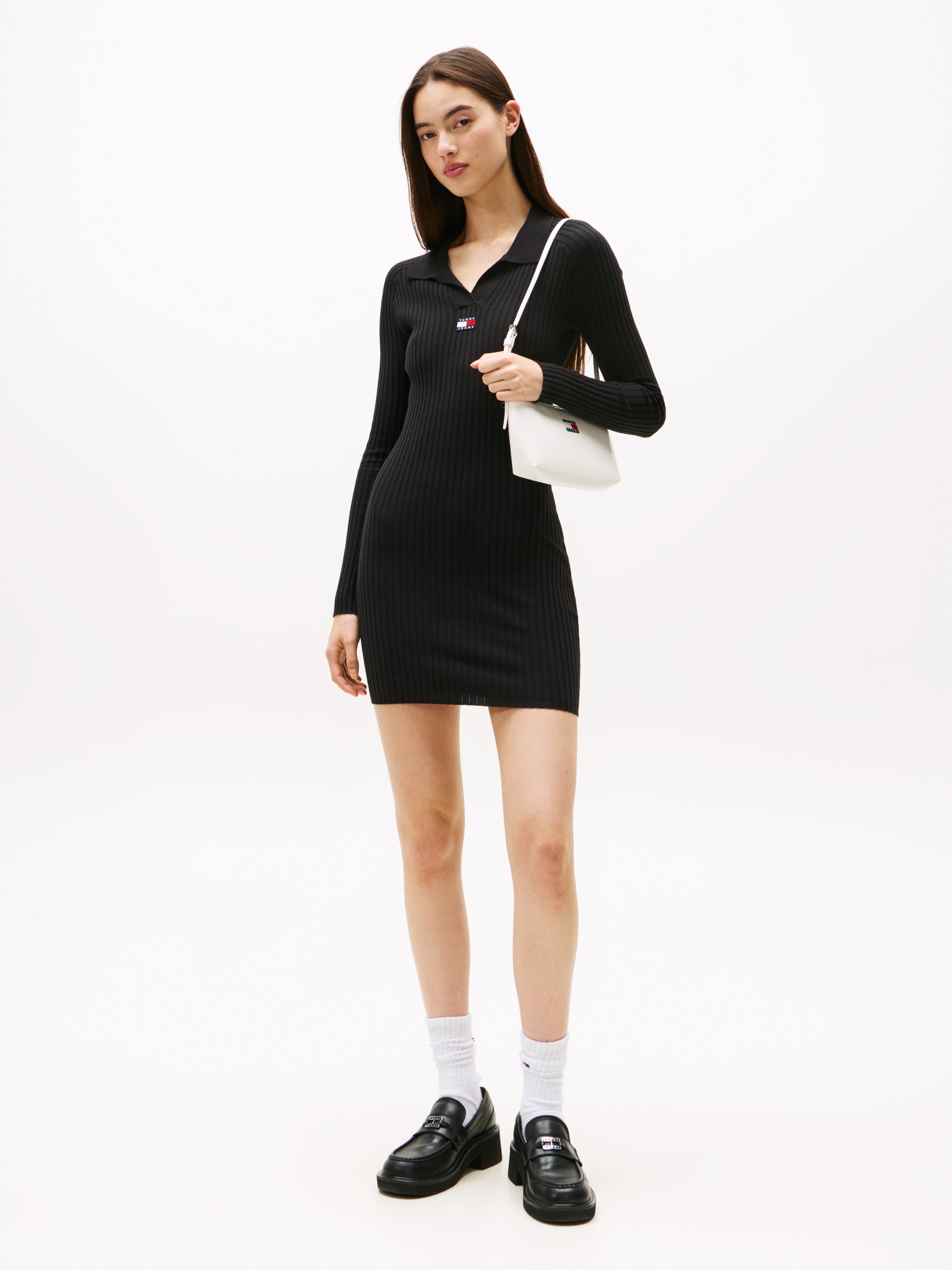 Image of Tommy Jeans Strickkleid "TJW COLLAR BADGE SWEATER DRESS" in Mini-Länge, Slim Fit