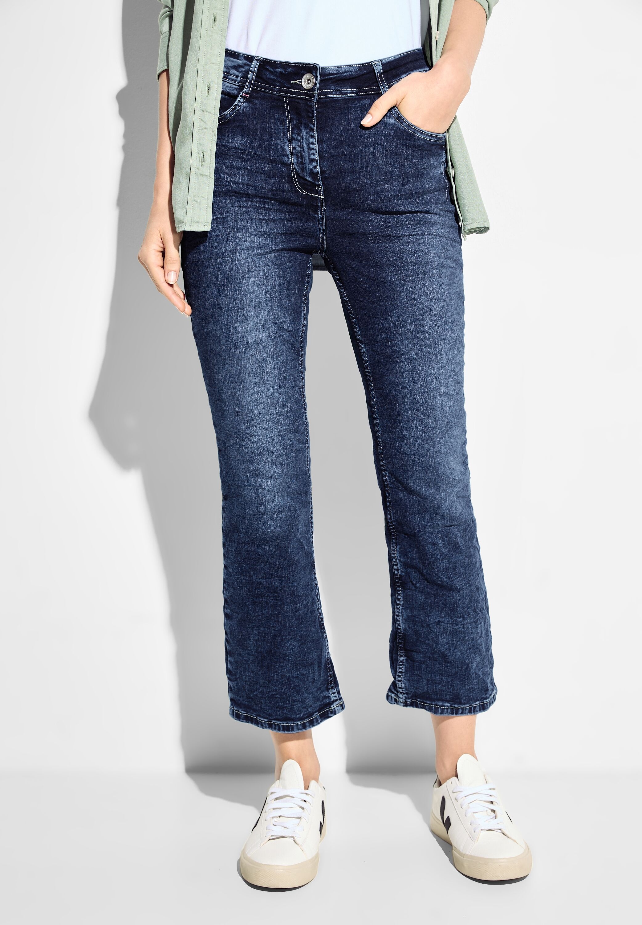 Cecil Bootcut-Jeans, in dunkelblauer Waschung-CECIL 1