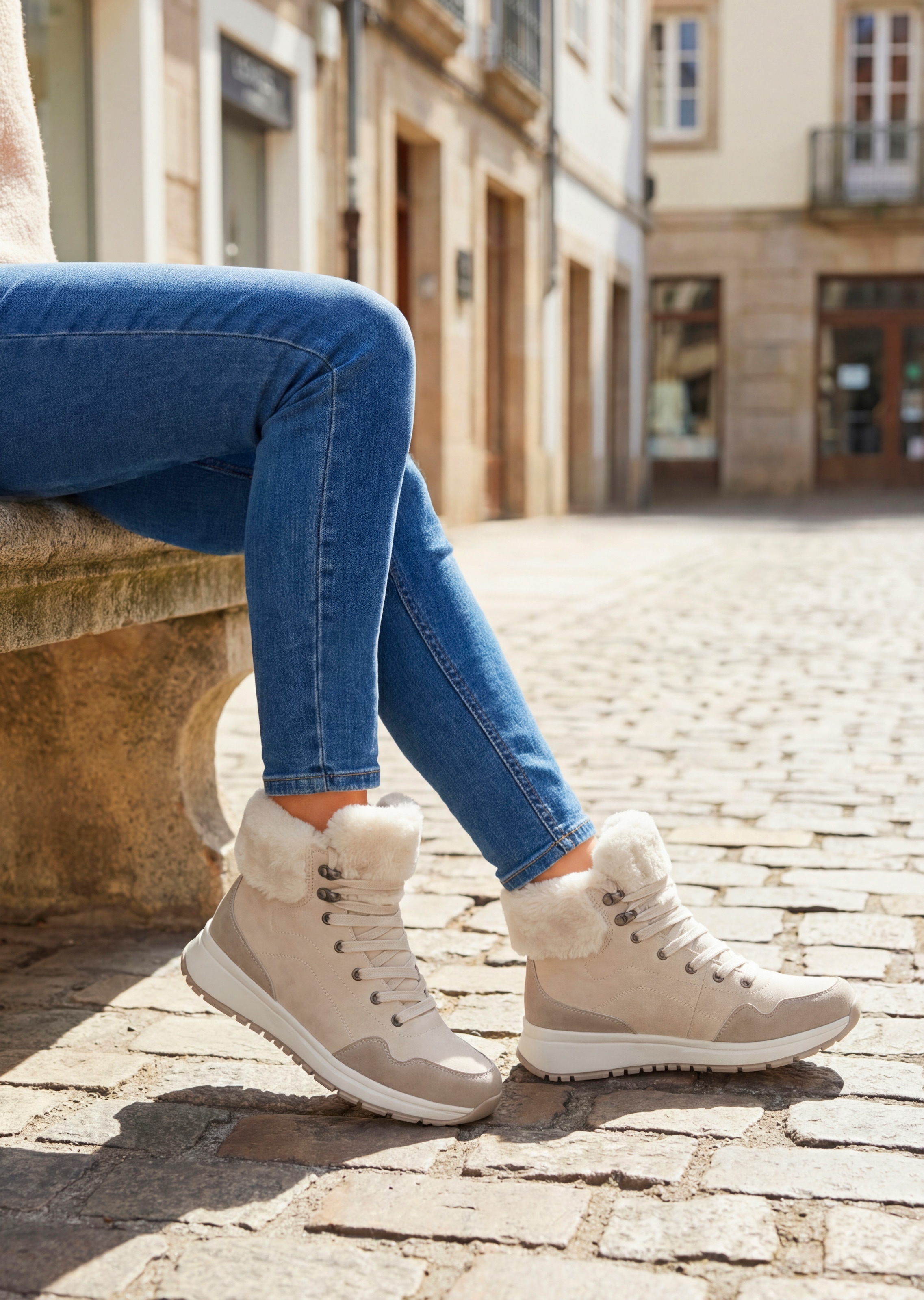 LASCANA Bottes d'hiver »High Top Sneaker, Schnürschuh, Boots, Stiefelette«  aus wasserabweisendem Material mit Warmfutter VEGAN