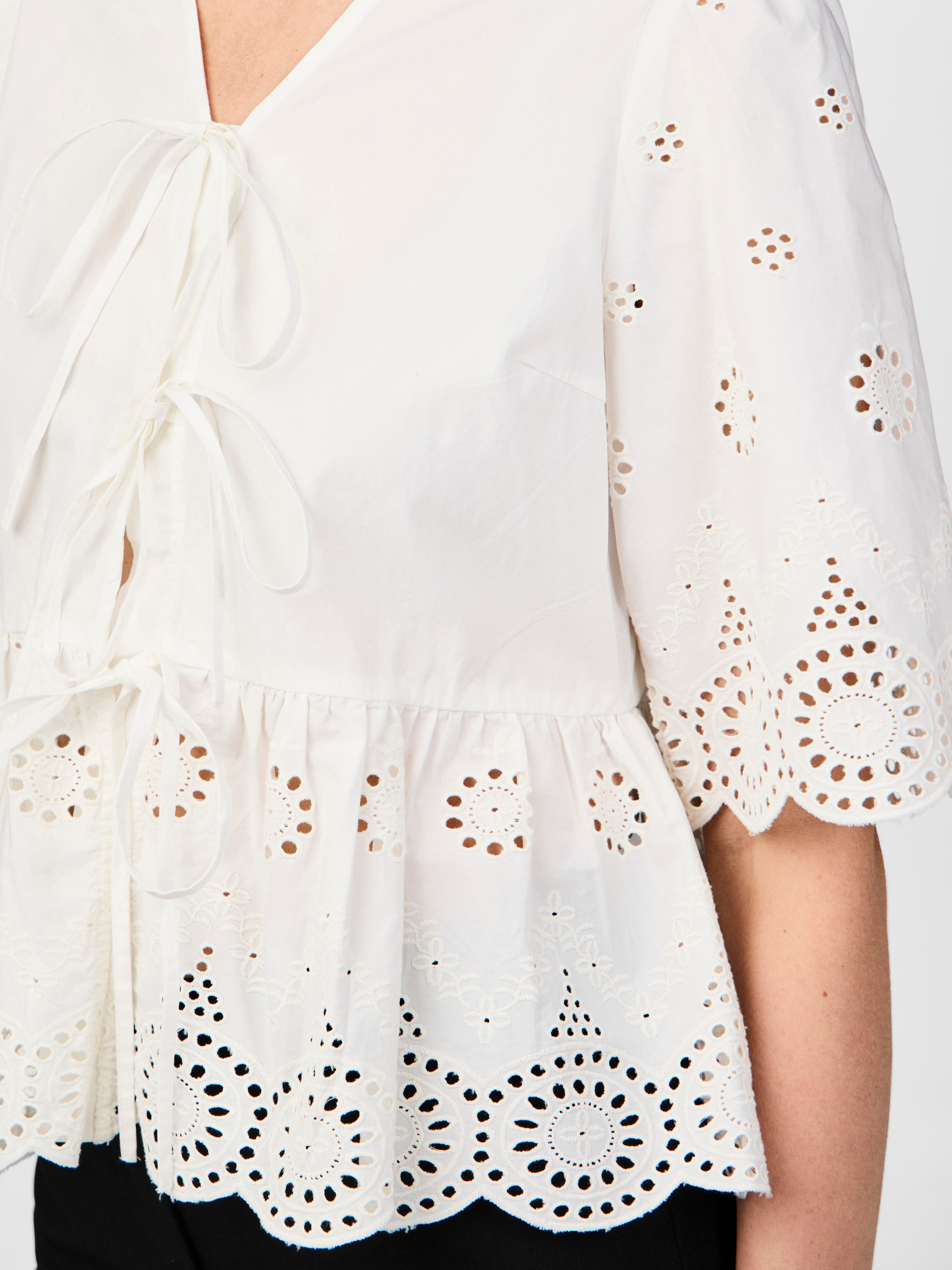 Y.A.S Blouse en dentelle »YASCORNELIA 2/4 TIE TOP S. NOOS« Baumwolle, regular fit