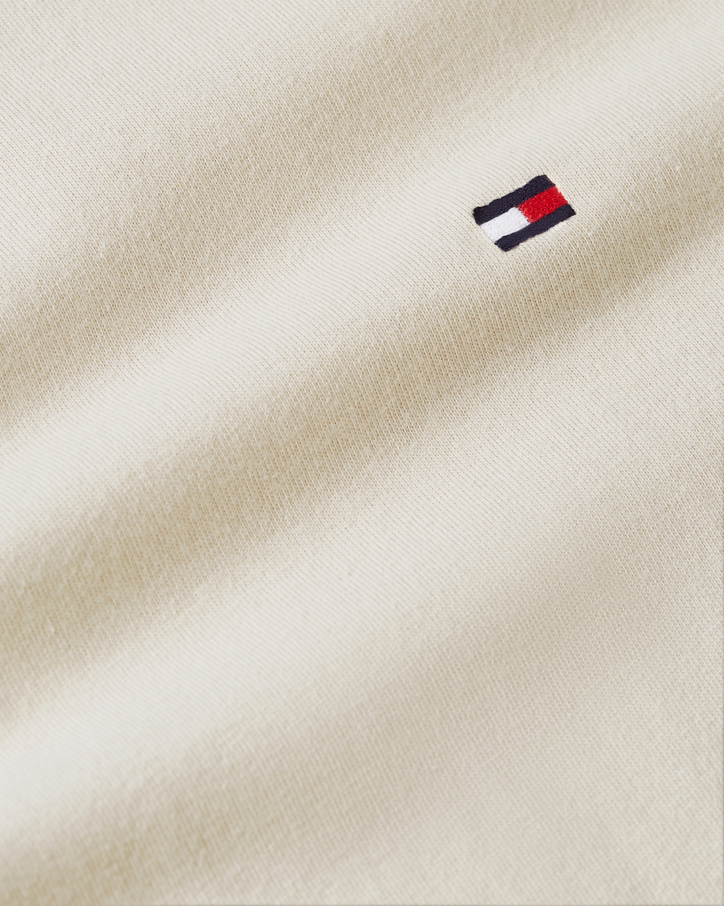 Tommy Hilfiger T-Shirt »ESSENTIAL REG FIT SOLID TEE«, mit Rundhalsausschnitt