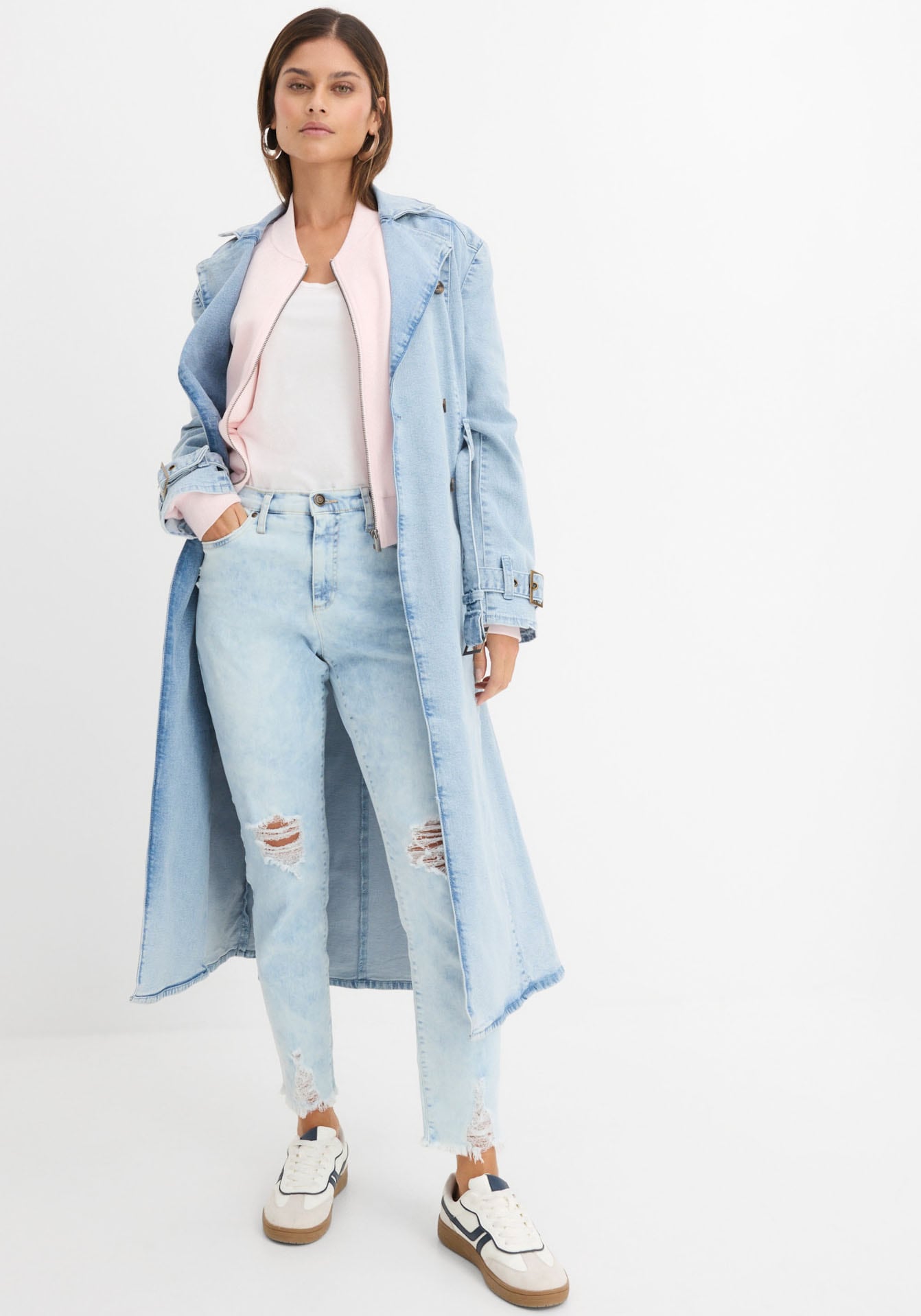 bonprix Mom-Jeans modischer Schnitt, Regular Fit, ausgefranster Saum