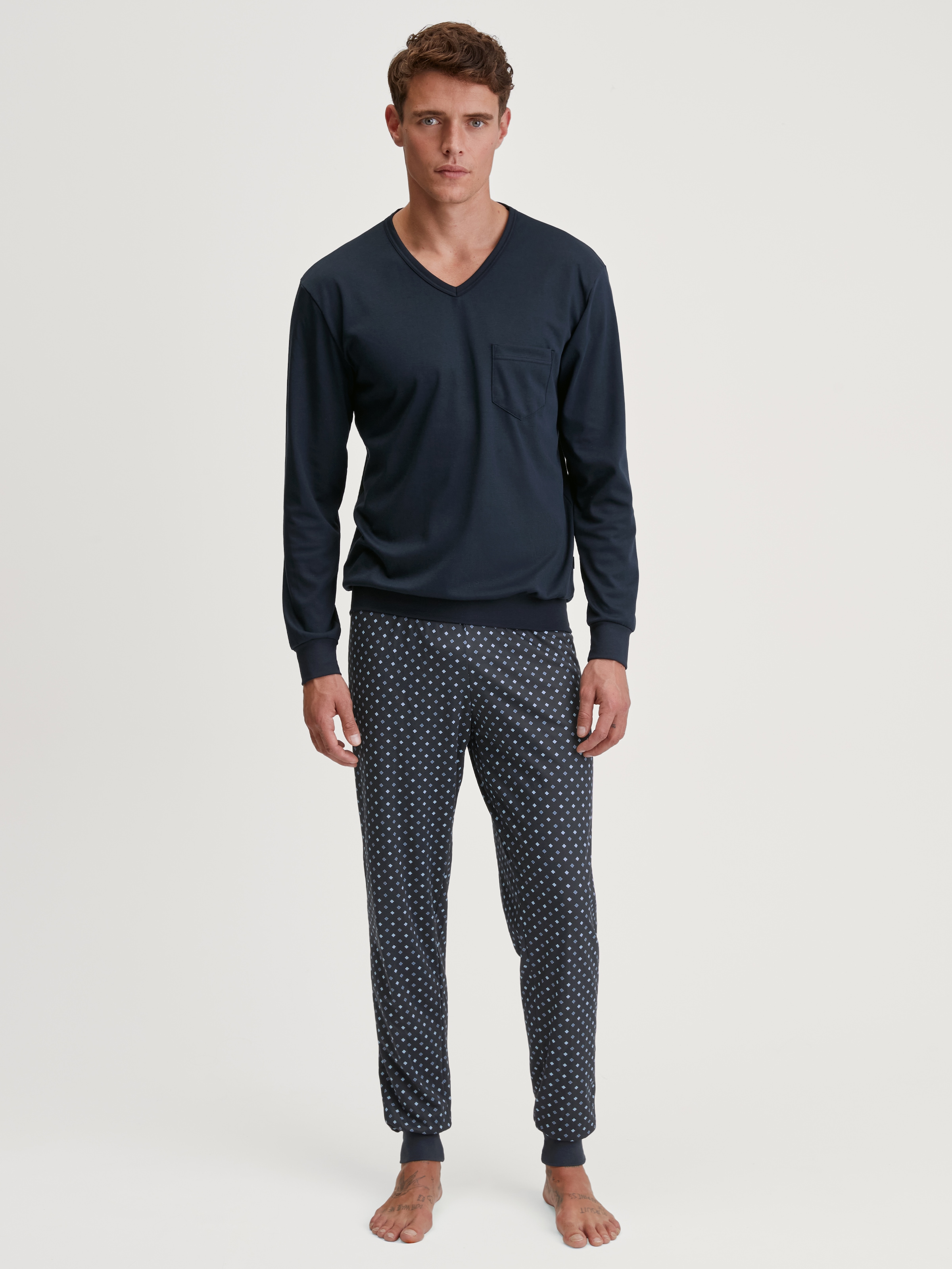 Image of CALIDA Schlafanzug "Relax Streamline" 2 tlg. mit V-Neck und Bündchen