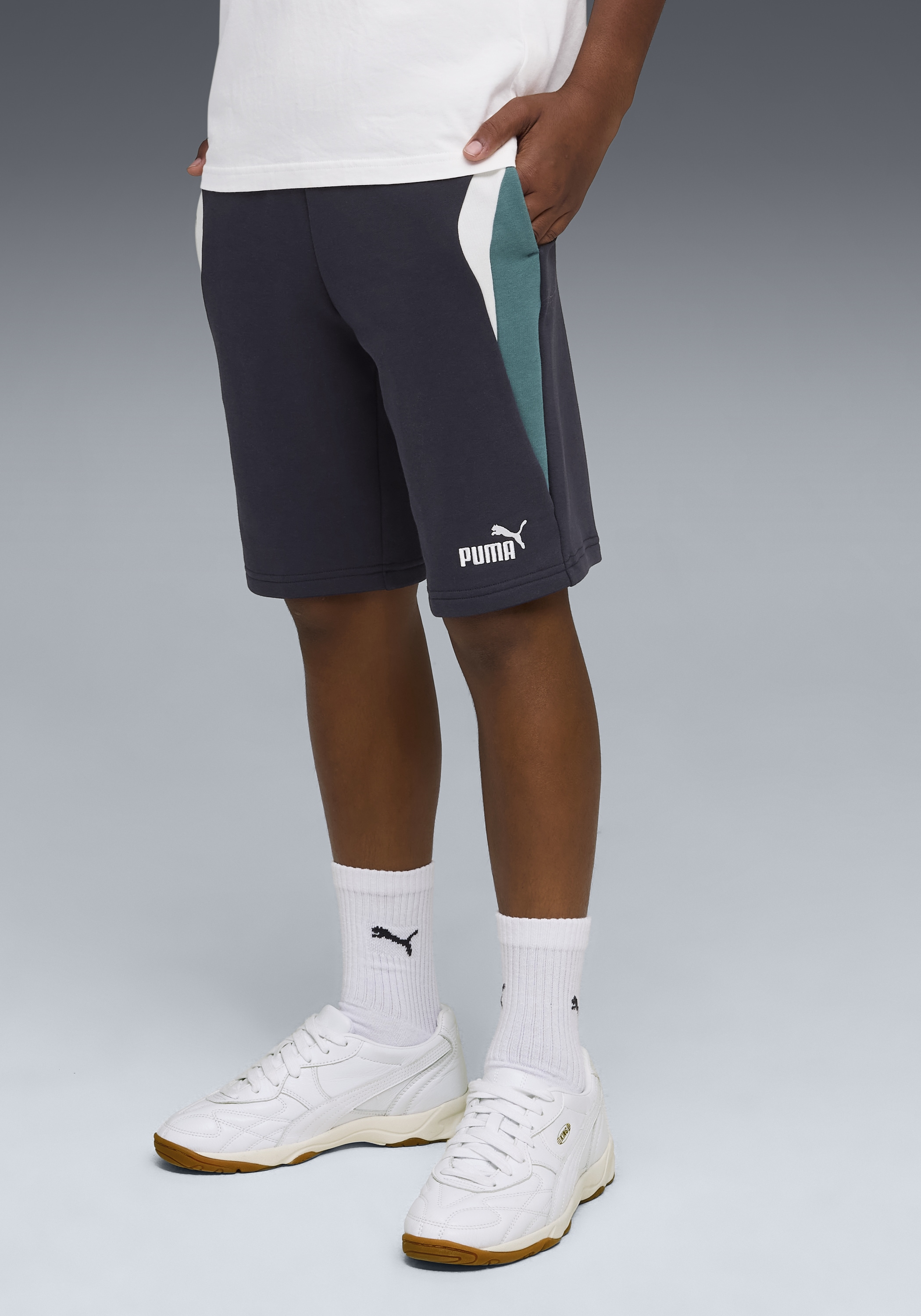 Image of PUMA Trainingsshorts "ESS BLOCK SHORTS TR B" aus Baumwollmischung, mit Eingrifftaschen, Regular Fit