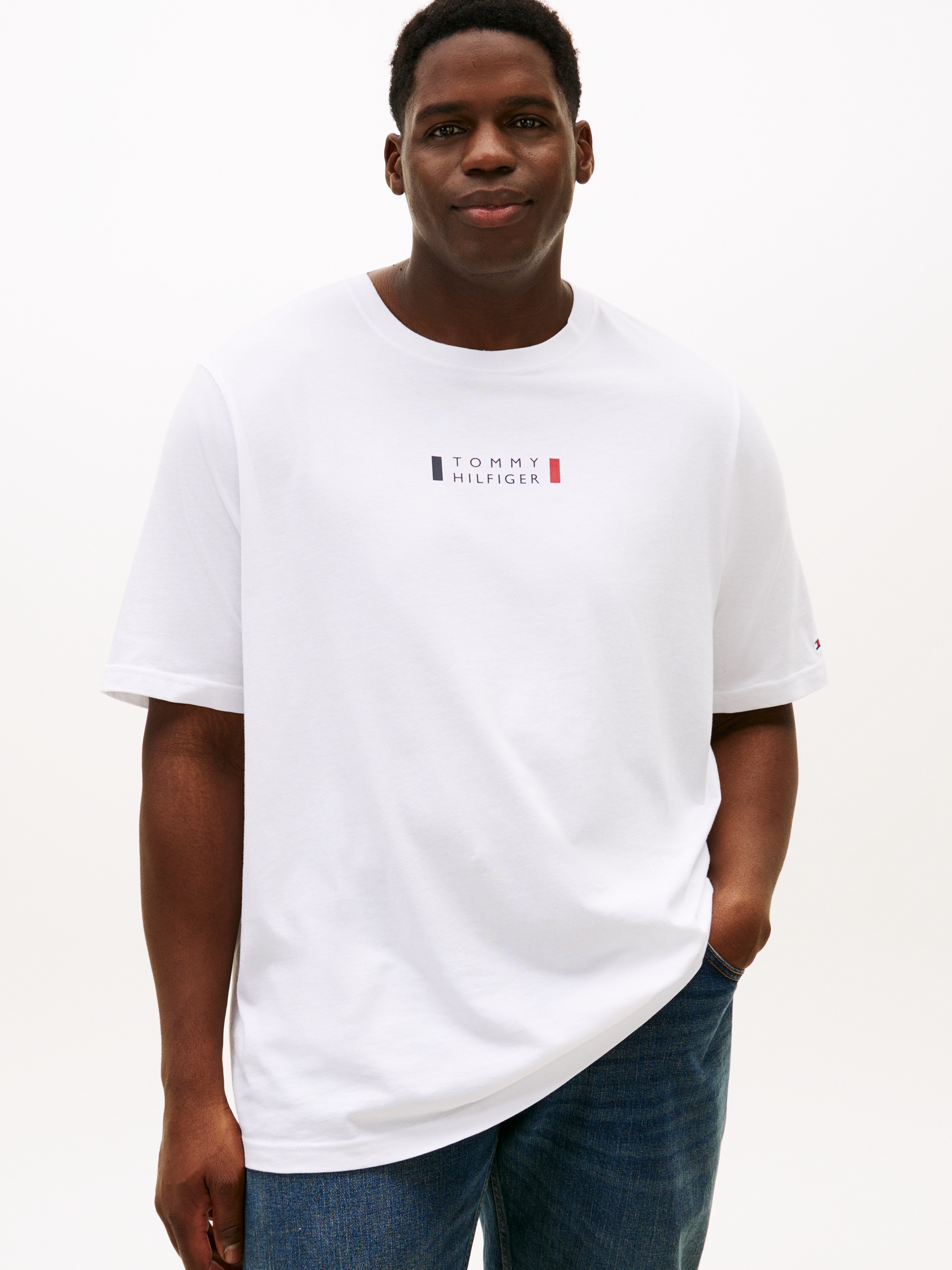 Tommy Hilfiger Big & Tall T-shirt »BT-BRAND LOVE SMALL CENTER« Grosse Grössen, Rundhals, kleiner Logoprint