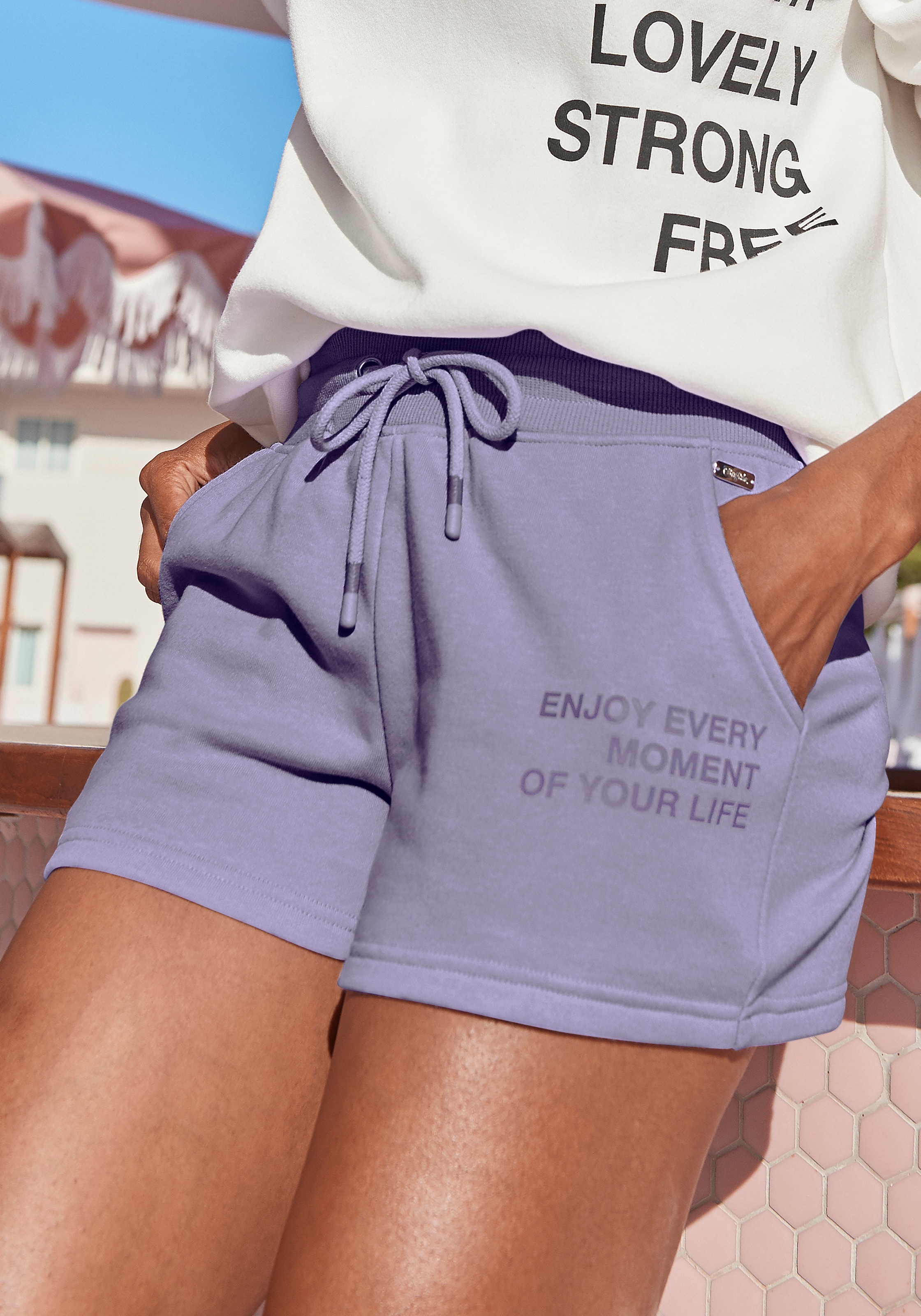 Image of Buffalo Relaxshorts "- Sweatshorts - Loungeshorts" mit Statement Druck, Home- und Loungewear
