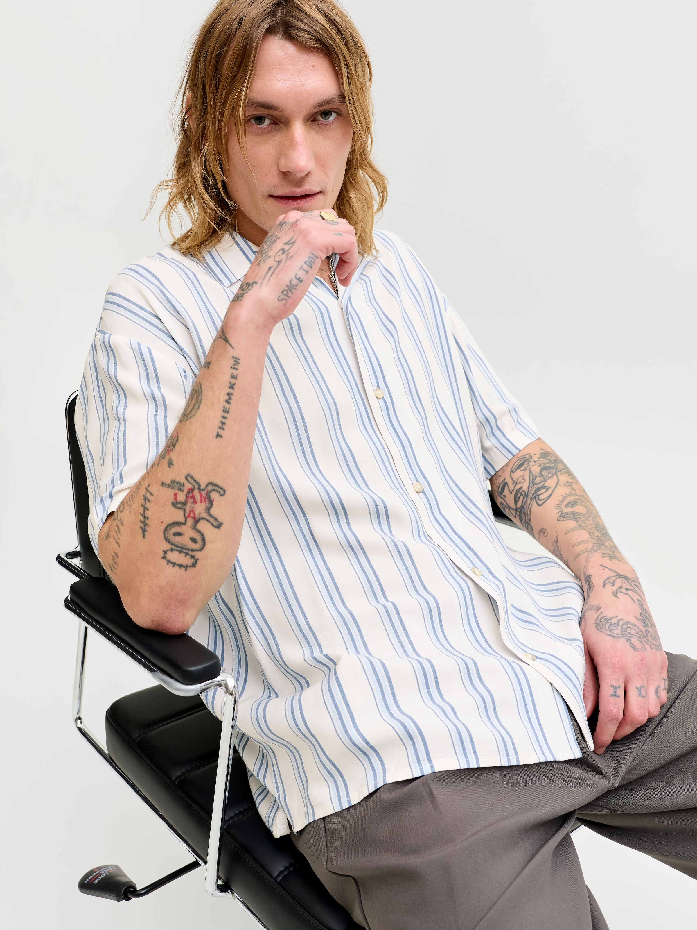 Jack & Jones Kurzarmhemd »JJEJEFF RESORT STRIPE SHIRT S/S SN« Viskose, loose fit