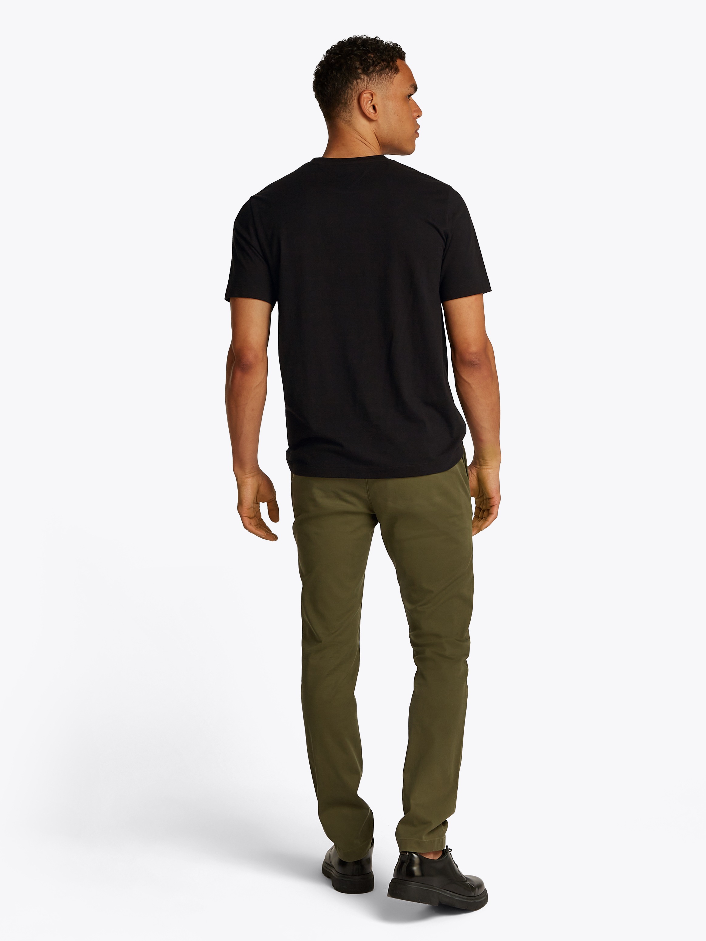 Tommy Hilfiger T-Shirt »ESSENTIAL REG FIT SOLID TEE mit Stickerei und Rundhals«, unifarben, casual, regular fit, Baumwolle, Rundhals