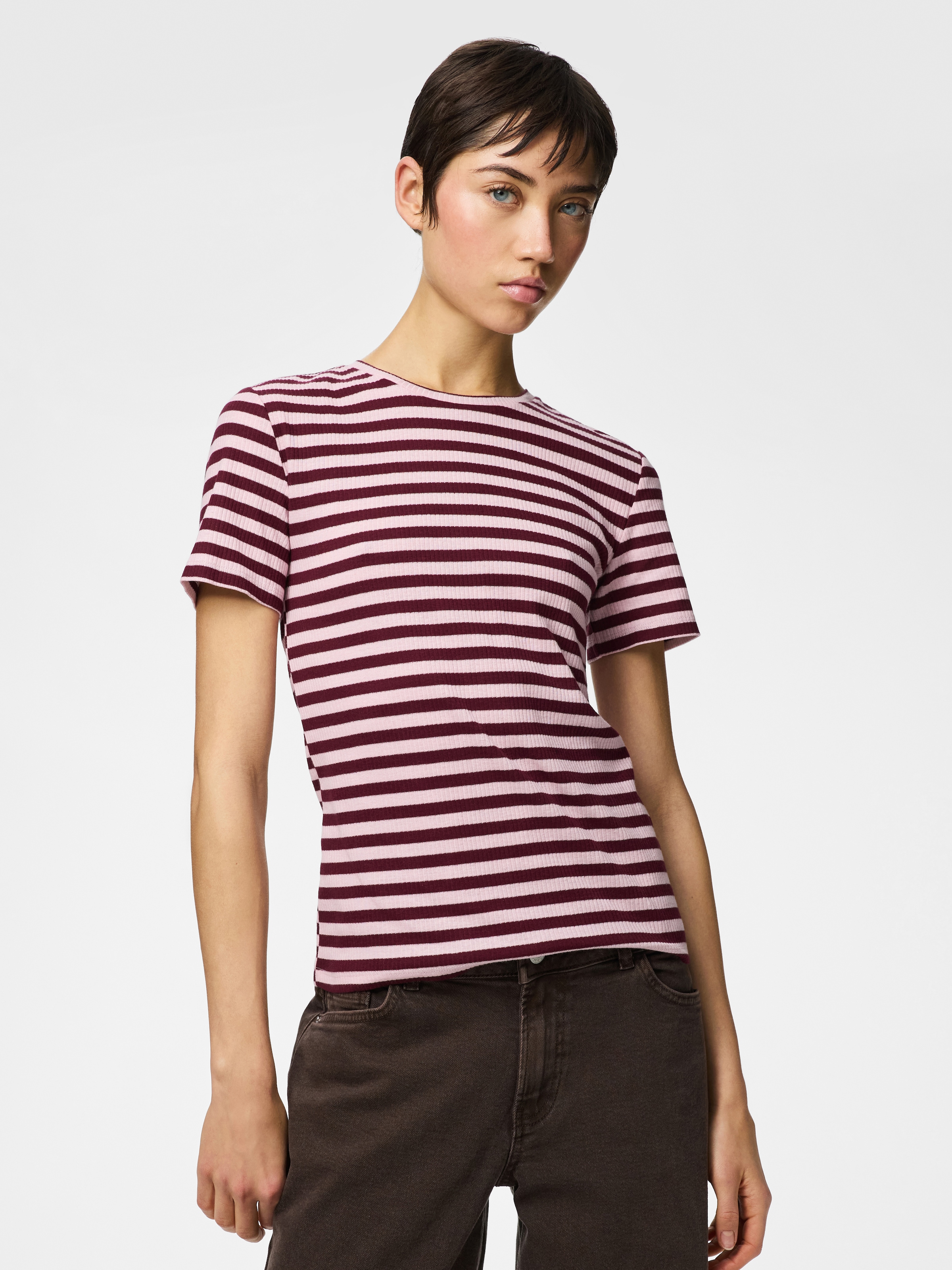 Image of pieces Kurzarmshirt "PCRUKA SS TOP JRS NOOS BC" mit gerippter Struktur