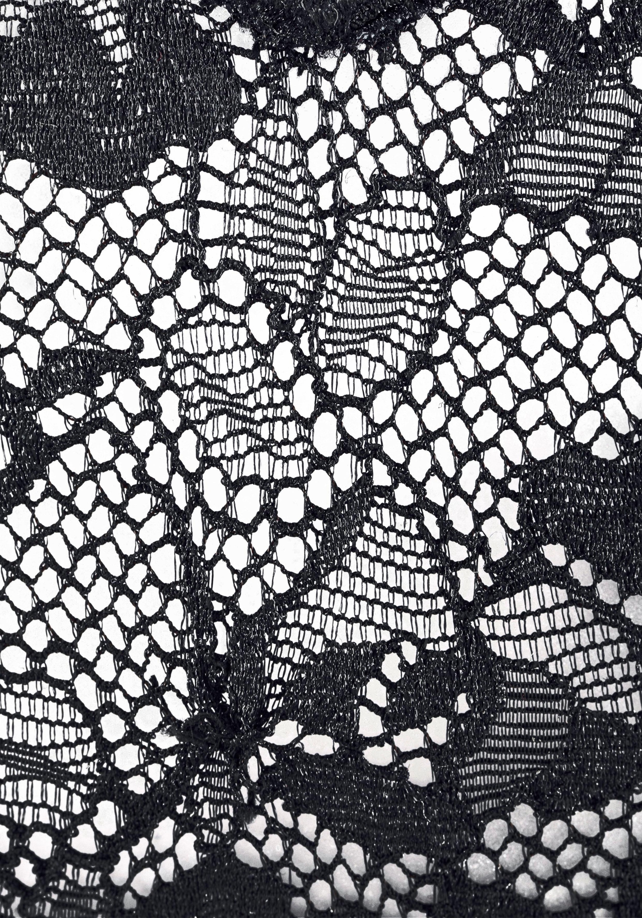 LASCANA String mit dekorativer Bänderoptik